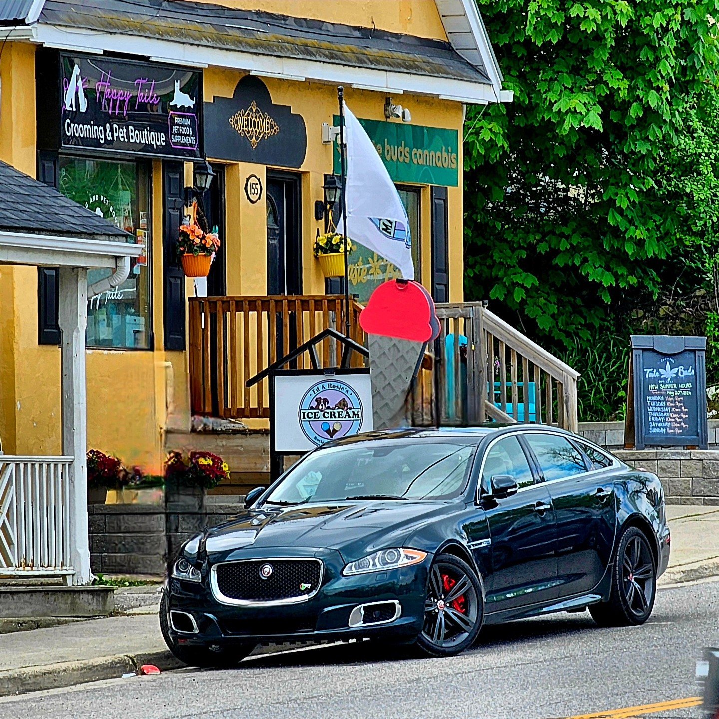 It feels like summer in #ontario ! Enjoy your #jaguarcars #ojoa @ojoacarclub members! Checkout www.ojoa.org for summer drives and upcoming events. See you out there!