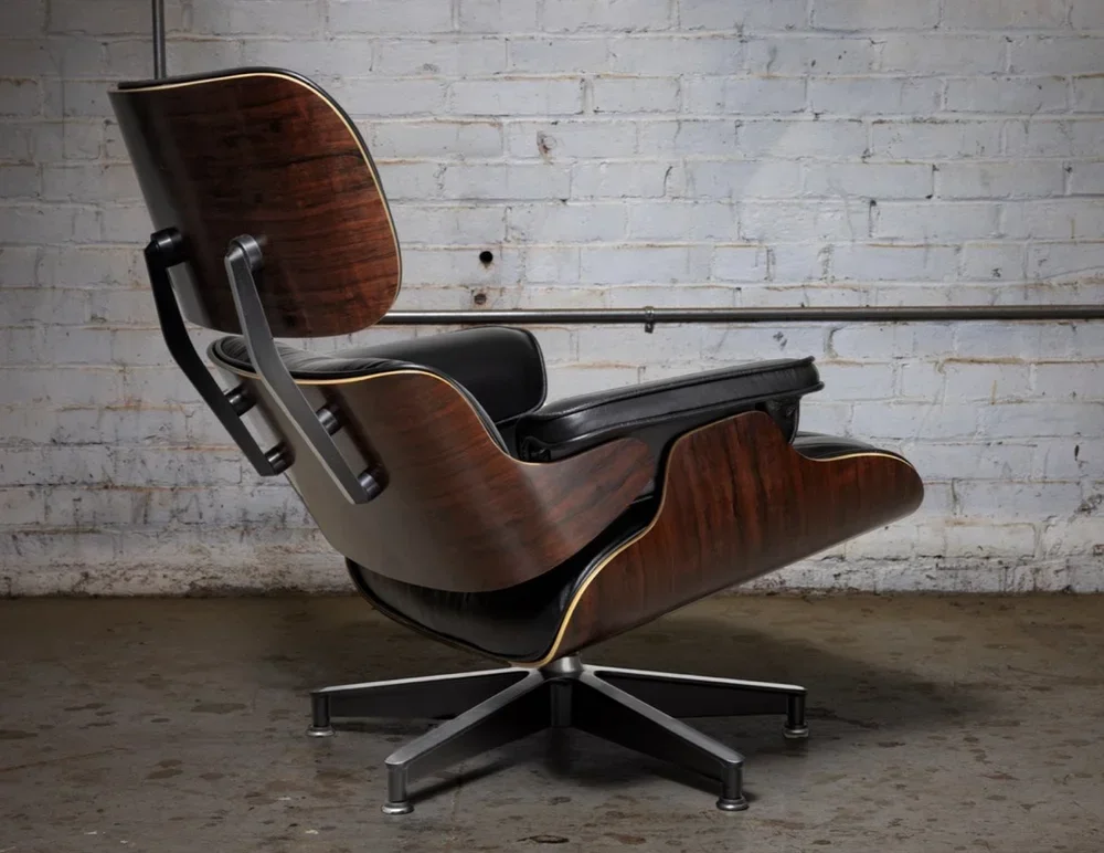 Fully refinished Eames lounge