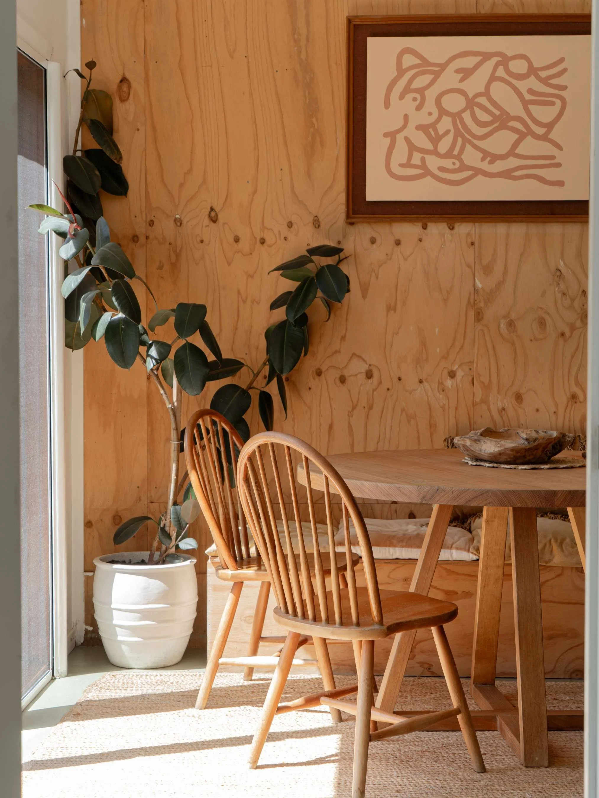 Crescent Head Beach Shack in NSW Australia Airbnb Photography, Accommodation photoshoot at Beachouse in NSW in a 70s-inspired house dining room photo