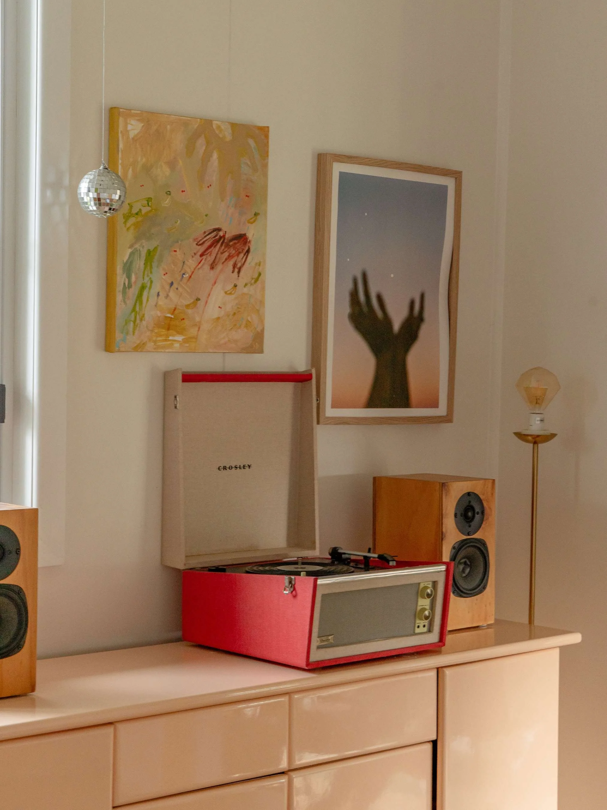 Crescent Head Beach Shack Air Bnb Photography, Accomodation photoshoot at beachouse in NSW Australia in a 70's inspired house to rent on the coast 