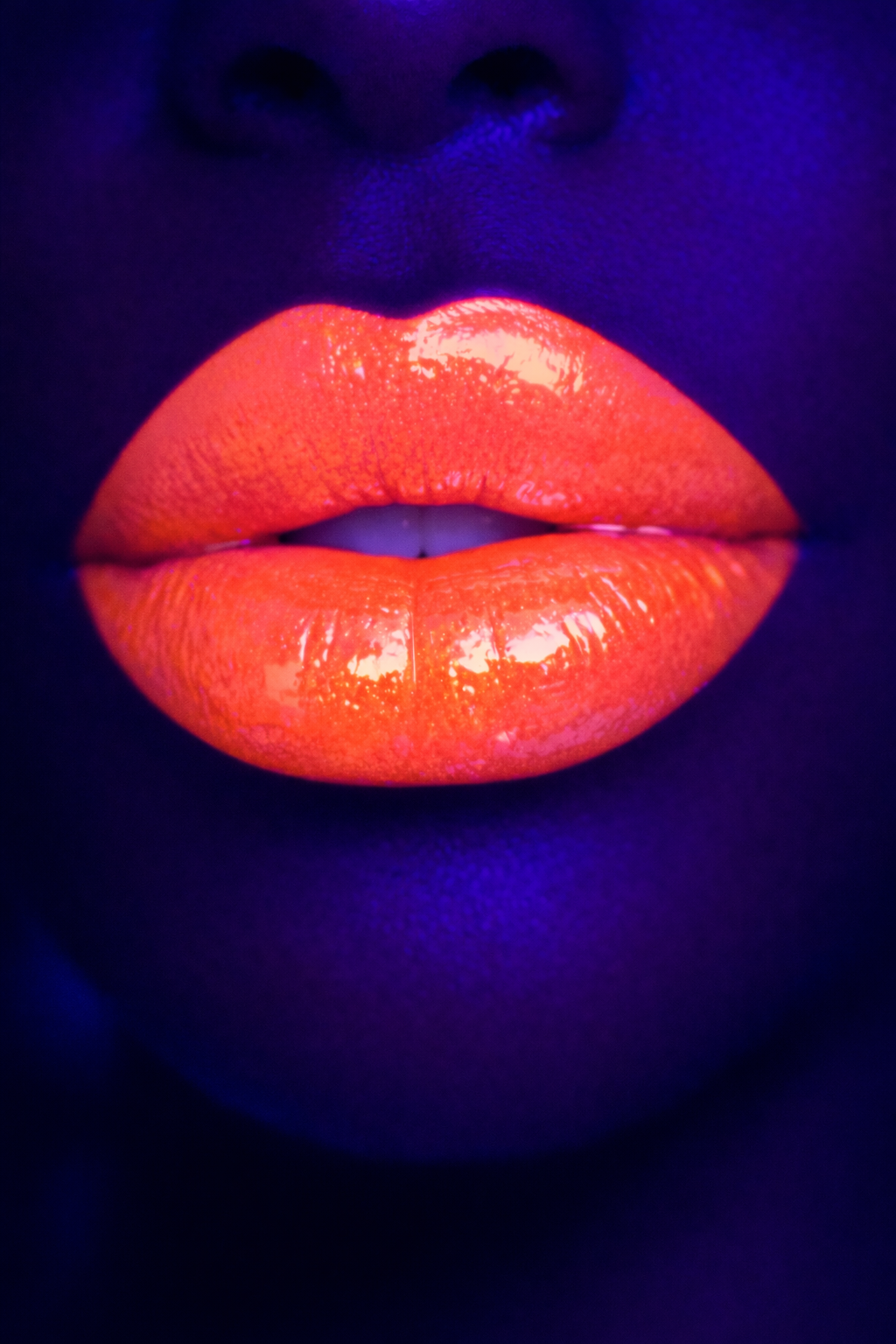 orange lips.png