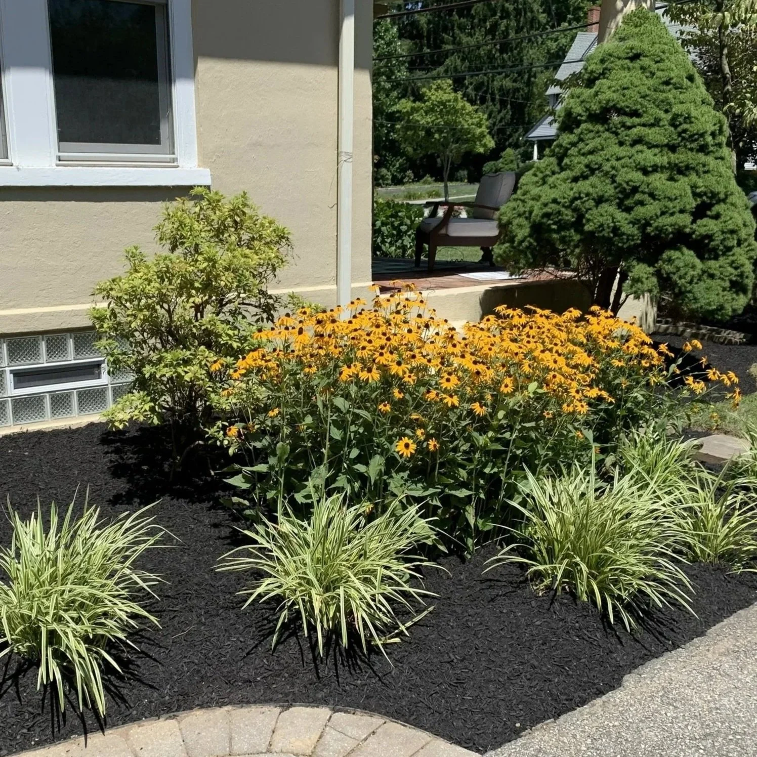 Landscaping, Landscape Design, Flowers, Mulch