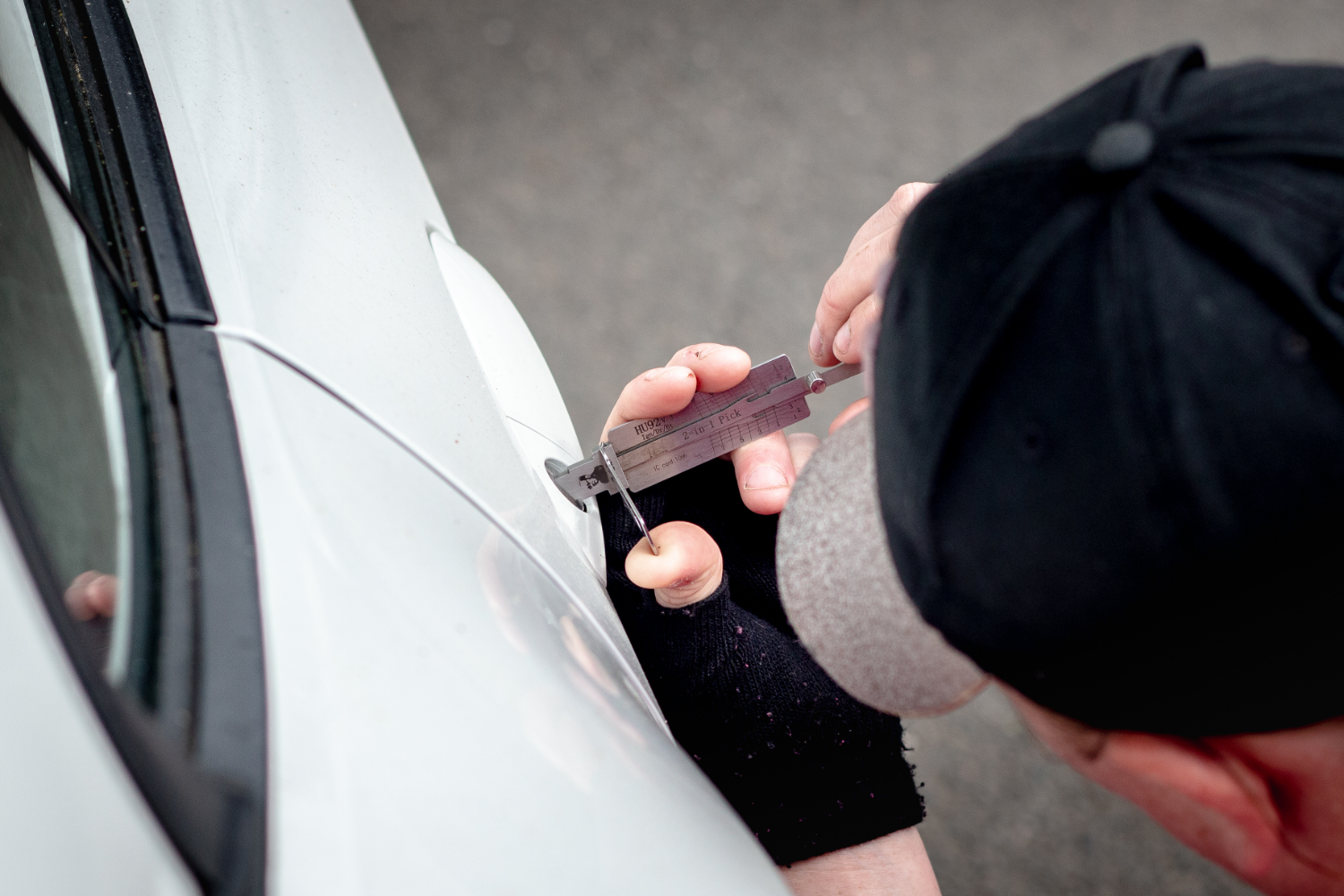 Why Mobile Automotive Locksmithing Beats Towing Every Time