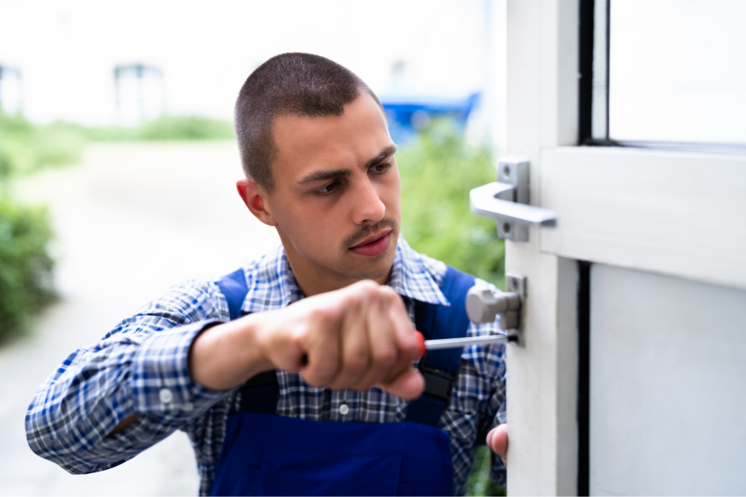 How Locksmith Services Improve Commercial Property Safety