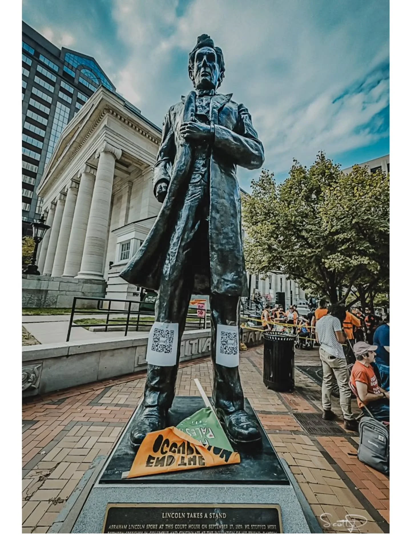 ... use your voice.
Take a stand.

#takeastand #heard #daytonohio #streetphotography