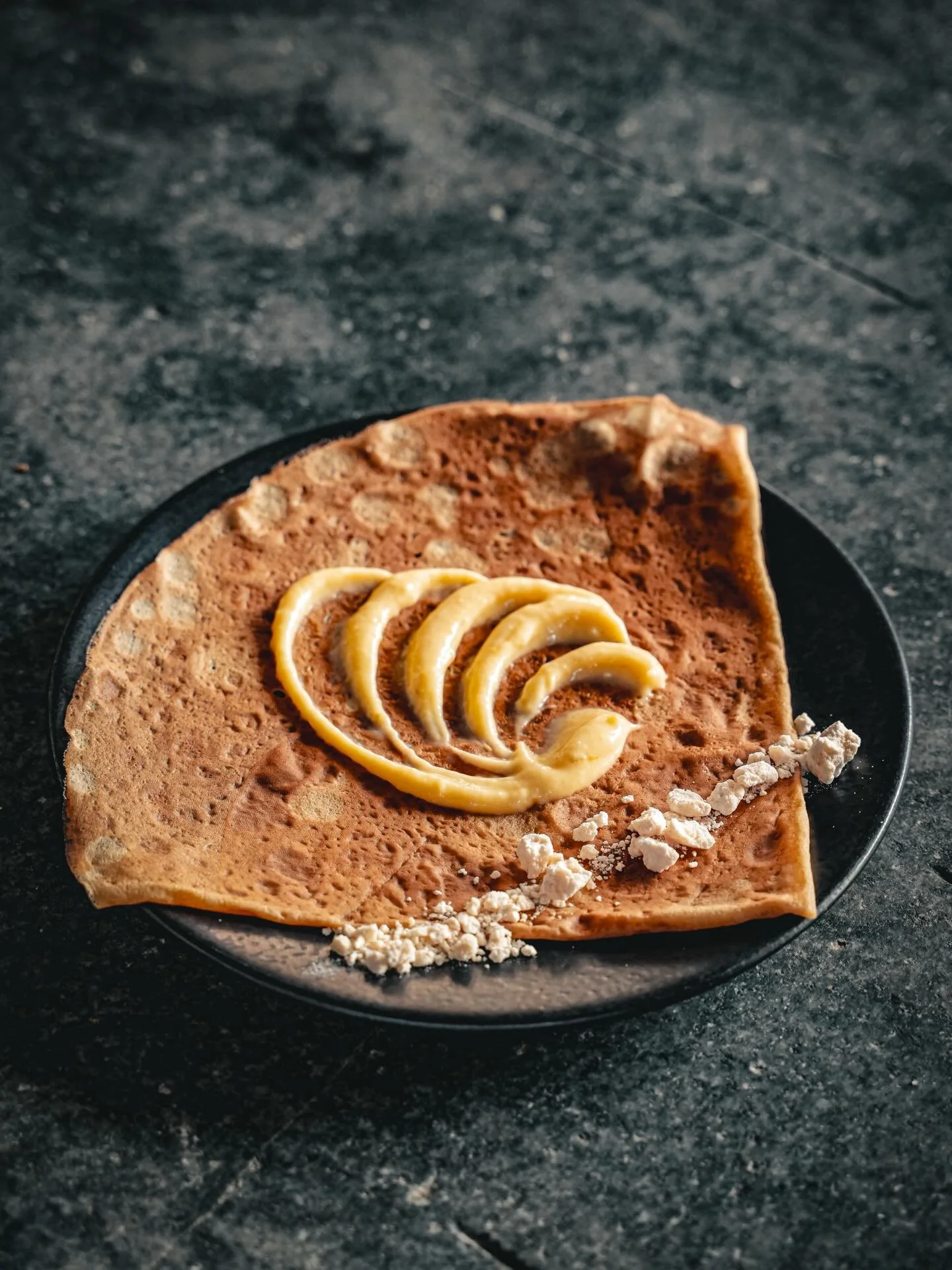 | CR&Ecirc;PE DE SAISON |

Cr&ecirc;pe cr&egrave;me citron, &eacute;clats de meringue 

Disponible aujourd&rsquo;hui dans notre restaurant d&rsquo;application 

📍 Atelier de la Cr&ecirc;pe 
📸 @dlmns 

#food #crepe #atelierdelacrepe #saintmalo #bret