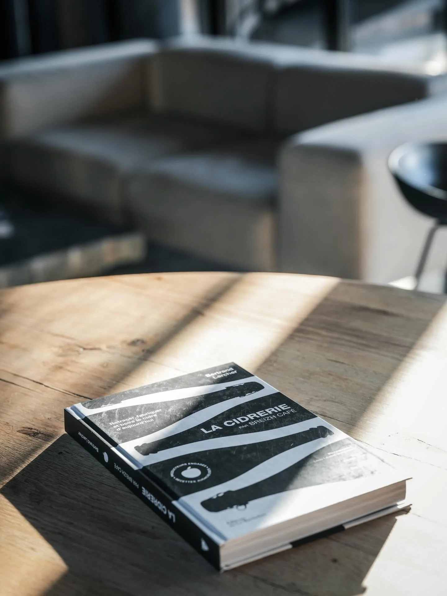La Cidrerie, notre livre qui vous d&eacute;voile les secrets du cidre.

Curieux de d&eacute;couvrir la fabrication, la d&eacute;gustation et les recettes ! 
Ce livre est fait pour vous !

Disponible en vente &agrave; l&rsquo;Atelier de la Cr&ecirc;pe
