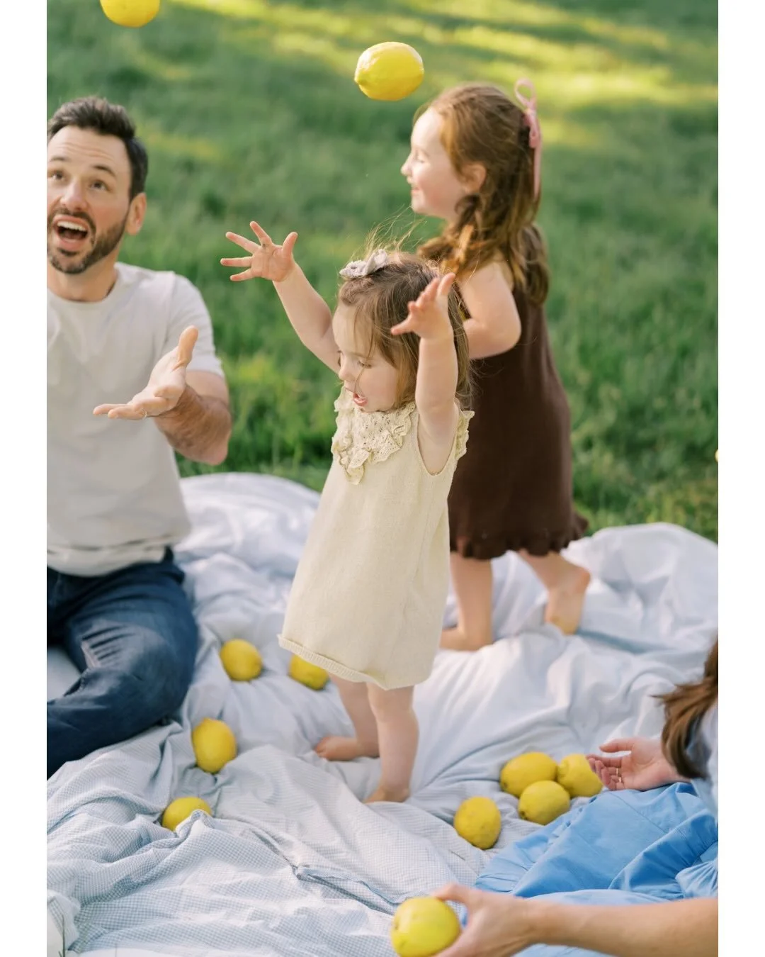 Easy Peasy Minis on June 14th might be a new favorite of mine! I still have a few spots open for the day 🍋 
You can inquire through the link in my bio titled &ldquo;seasonal minis&rdquo; 

These will be at Longview Farm Park in Town and Country. The
