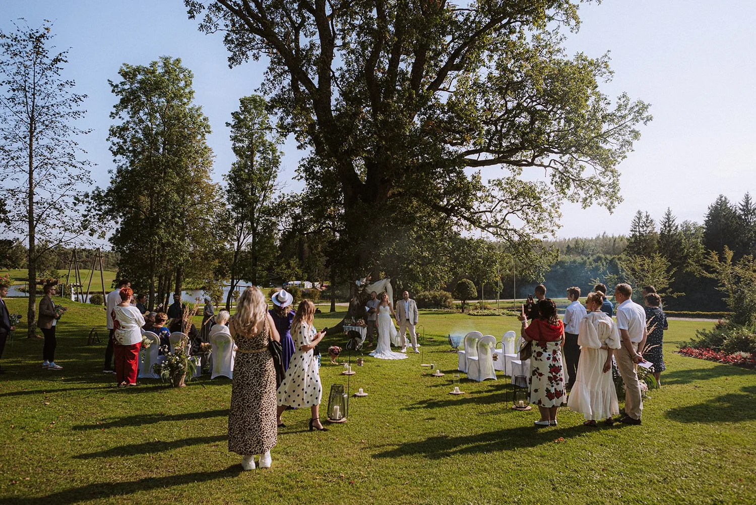 Plašs skats uz ceremoniju zem koka.