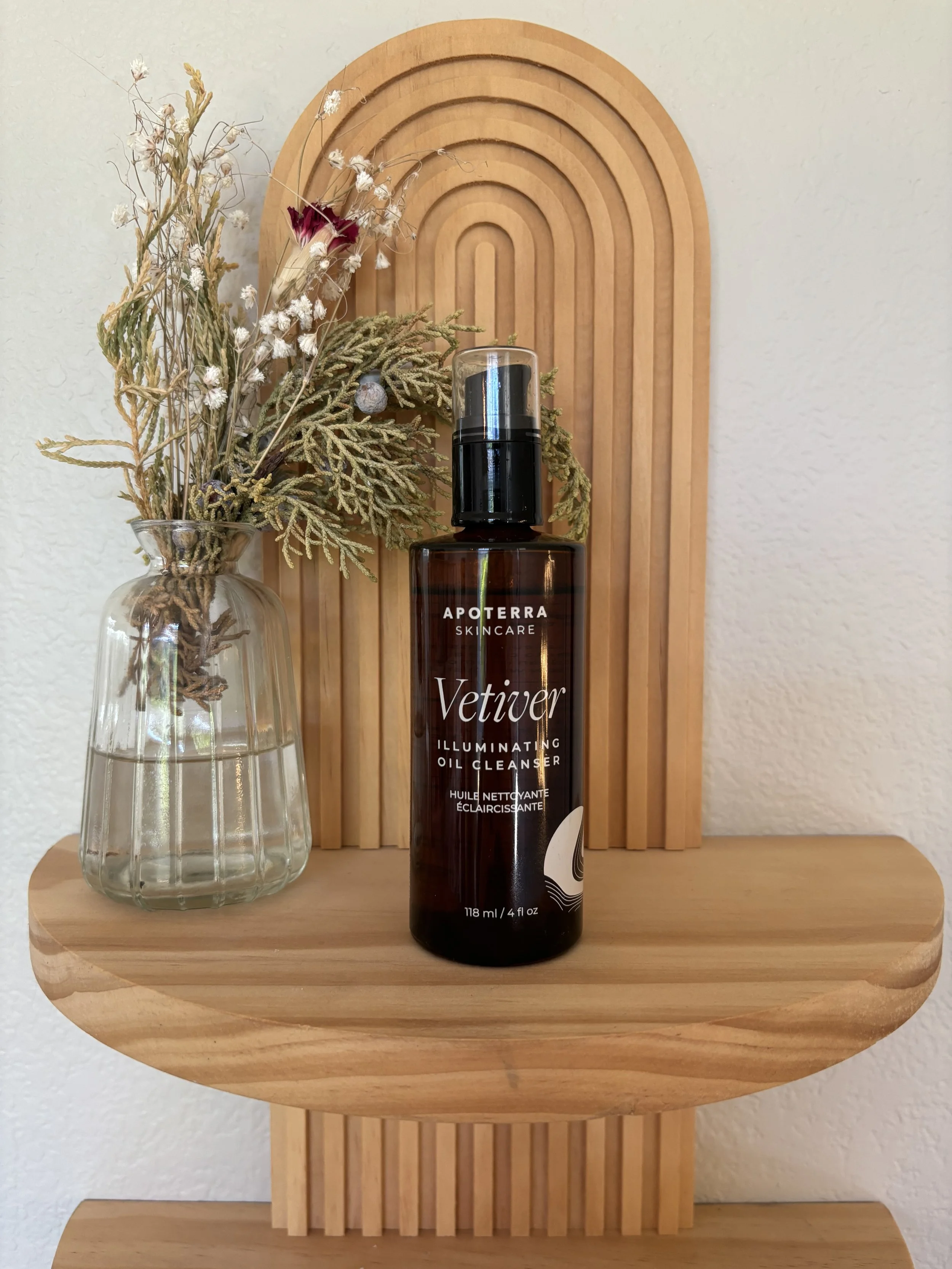 Vetiver Illuminating Oil Cleanser