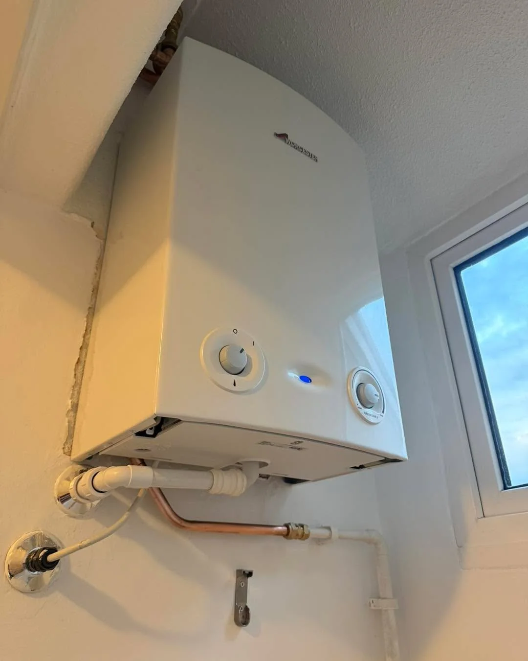 New Worcester 18ri installed recently, full Powerflush and hive controls.
Good boilers these highly recommended, for another long standing customer 👍🏻 #Surrey #heating #Professional #plumbing #powerflushing