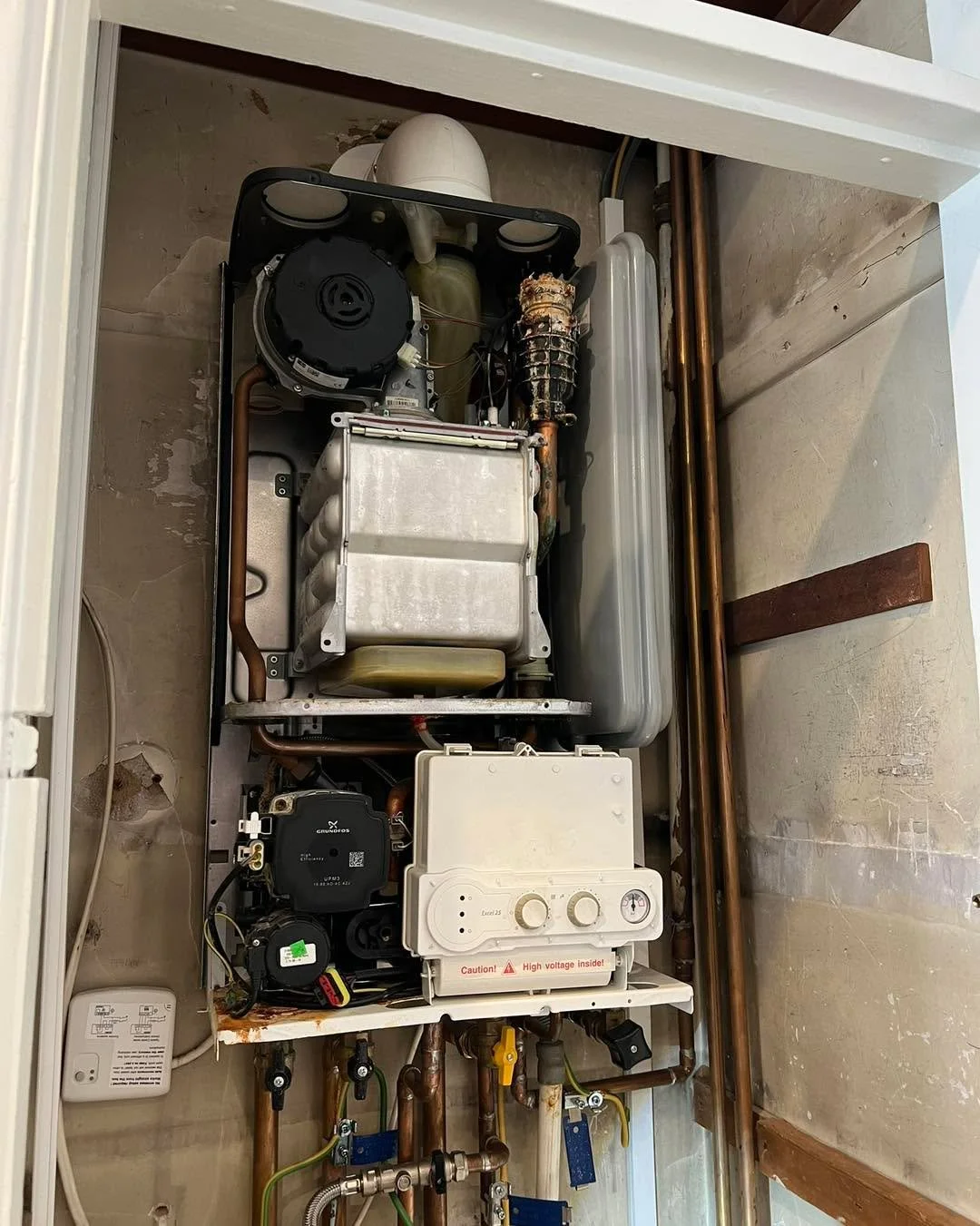 We replaced a vokera combi recently, it had so many problems it was over &pound;600 to make an attempt at a fix..
Customer went ahead with a replacement, so we installed a Glowworm ultimate 30c, new controls, and a 10yr warranty. Updated landlord&rsq