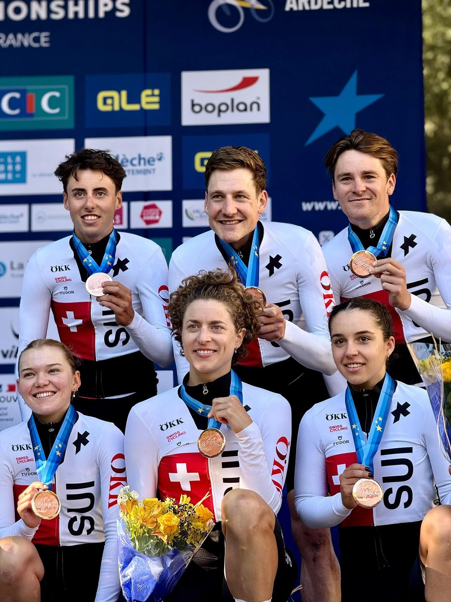 ᵕ̈ 
wrapped up my road season with my first elite euro ITT on p11 and a bronze medal in the TTT:)) super motivated to keep working hard and climb the rankings in these disciplines!😤🤩✨

huge congrats to you @marlenreusser for adding the stars to you