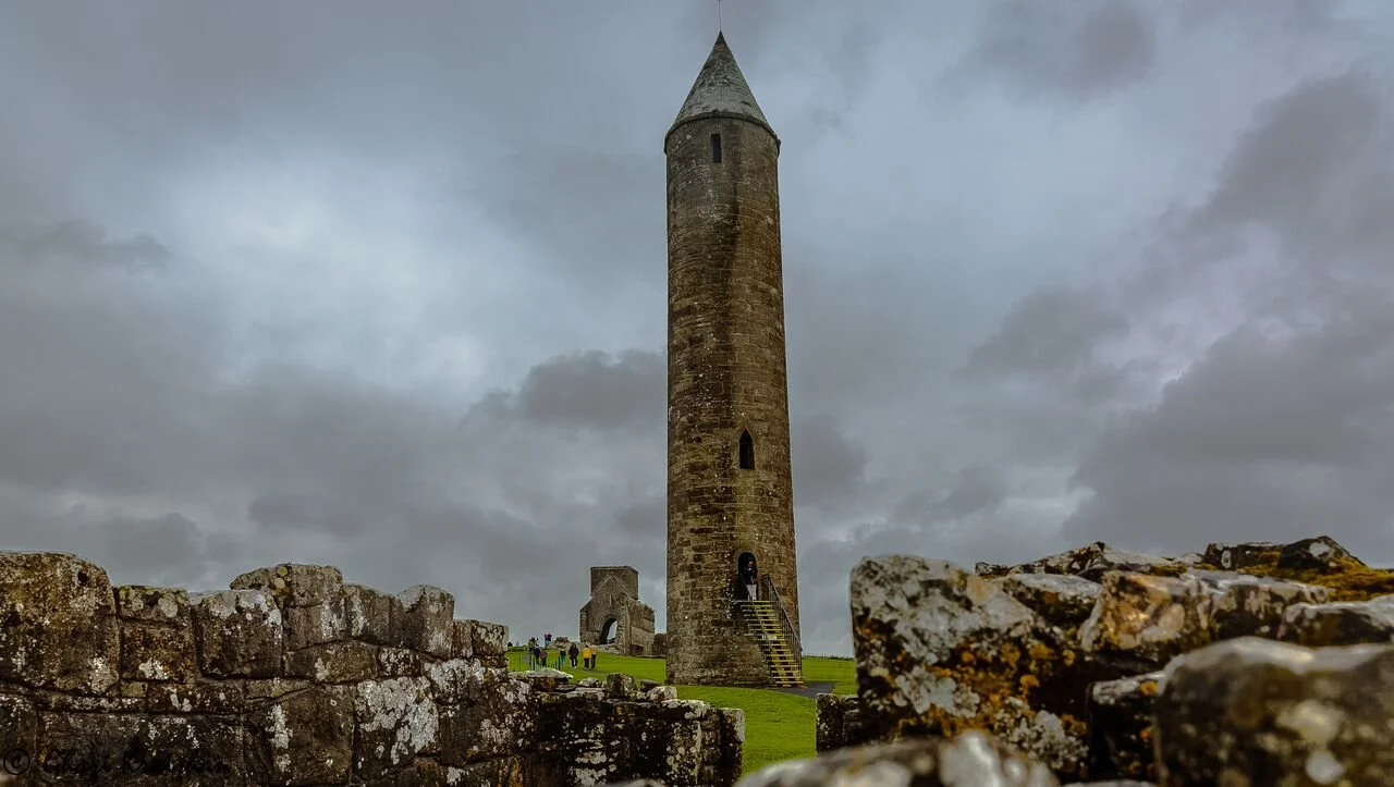Devenish Island monastic site in Lough Erne.jpg
