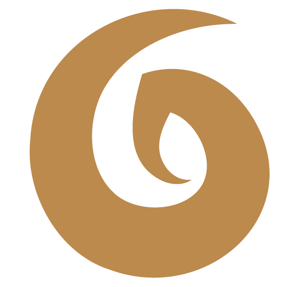 Logo rond de couleur or avec un symbole en forme de spirale ou de vague noire à l'intérieur