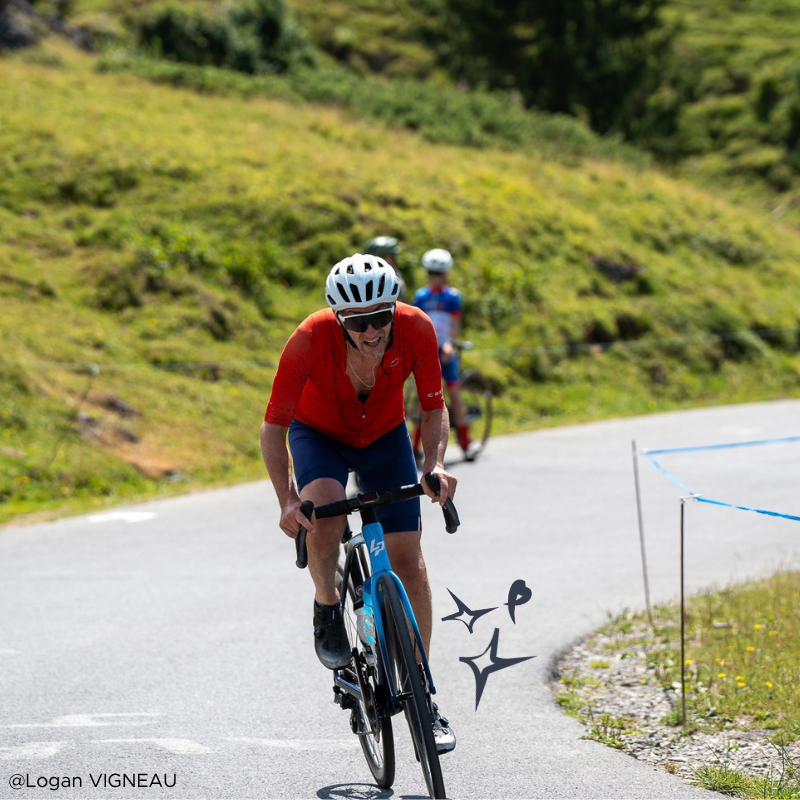 cycliste sur le col de Joux Plane