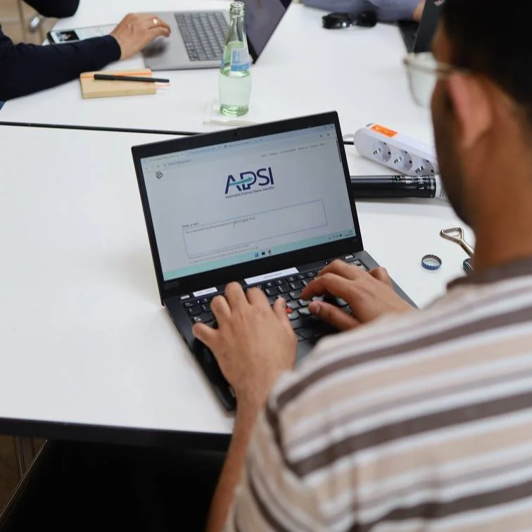 Bringing Automated Political Stance Identifier to Practitioners&nbsp;