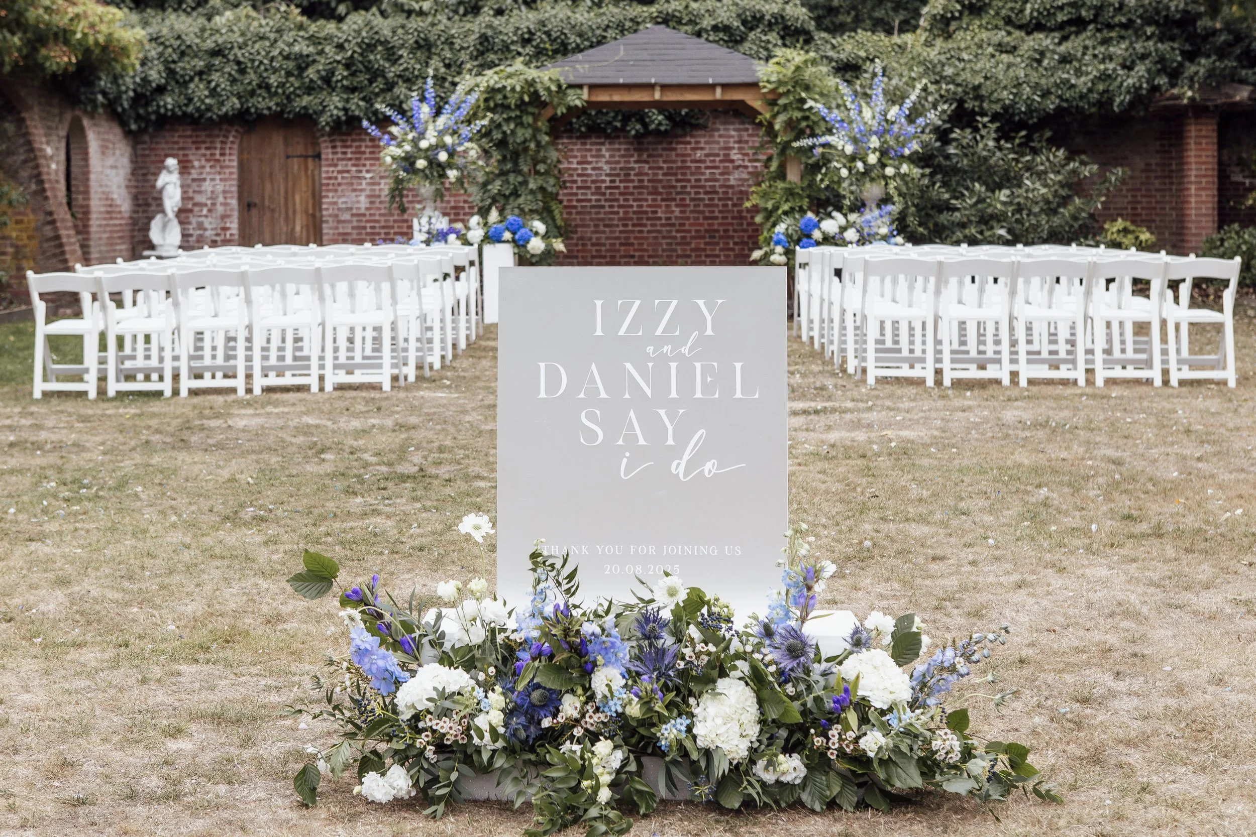 Why do your bespoke wedding signs cost more?
