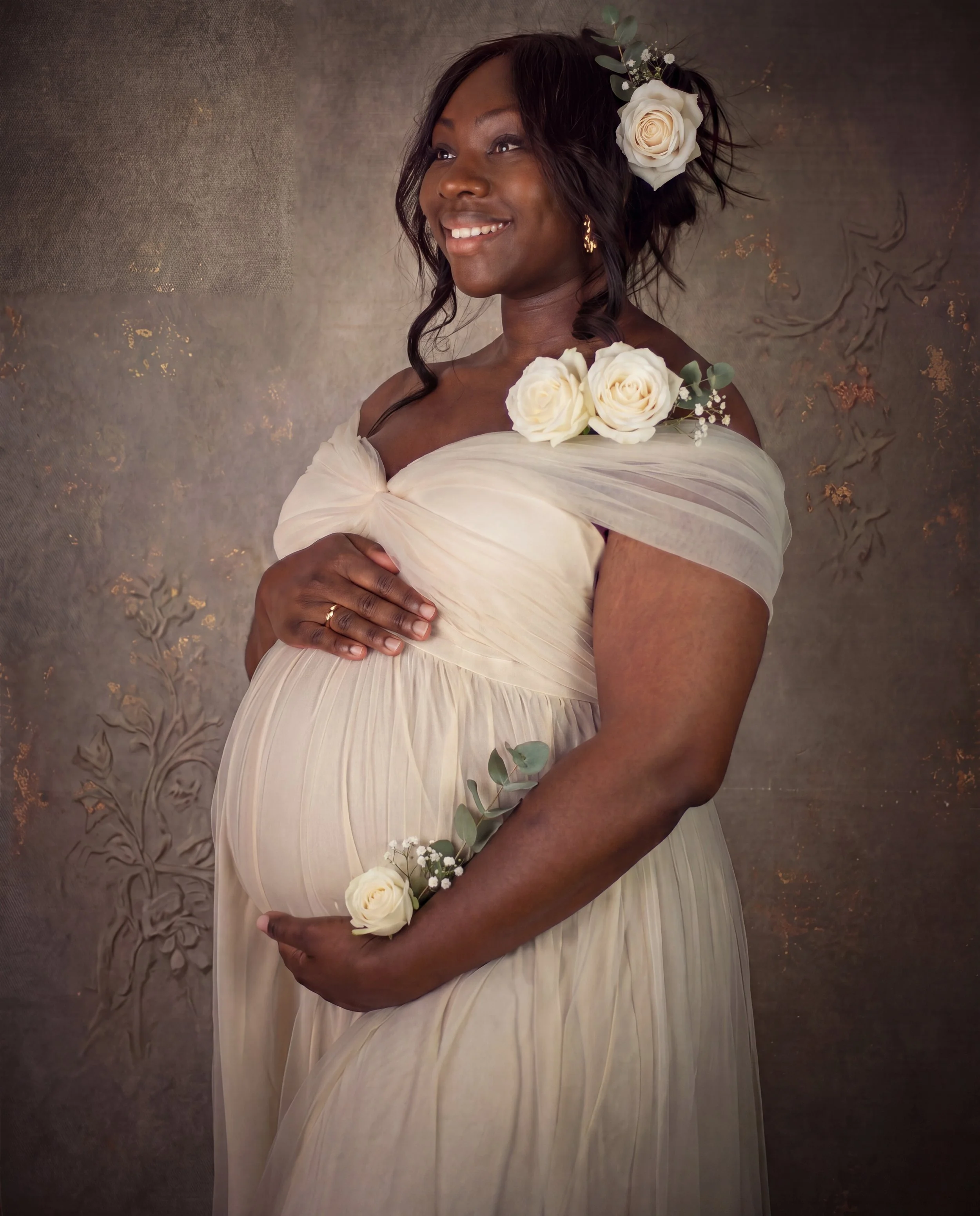 Luxury maternity photography London                   and Surrey — Edina Nagy Photography                   Wapping studio