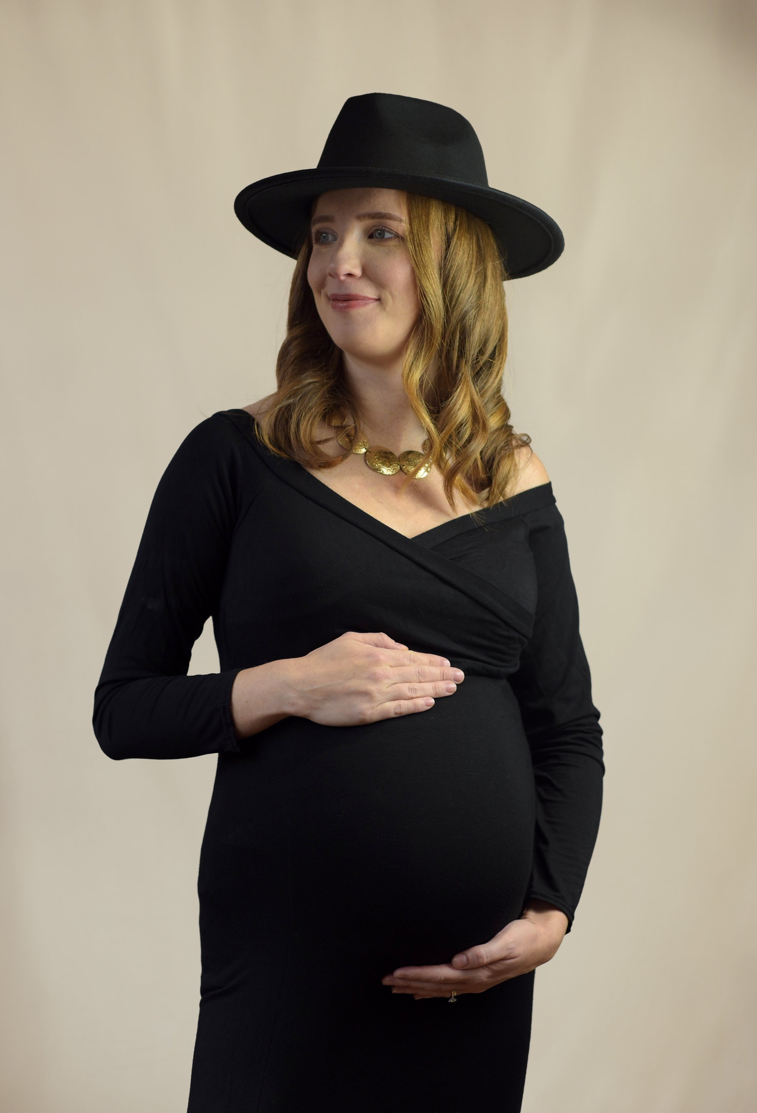 Luxury maternity photographer London and Farnham 