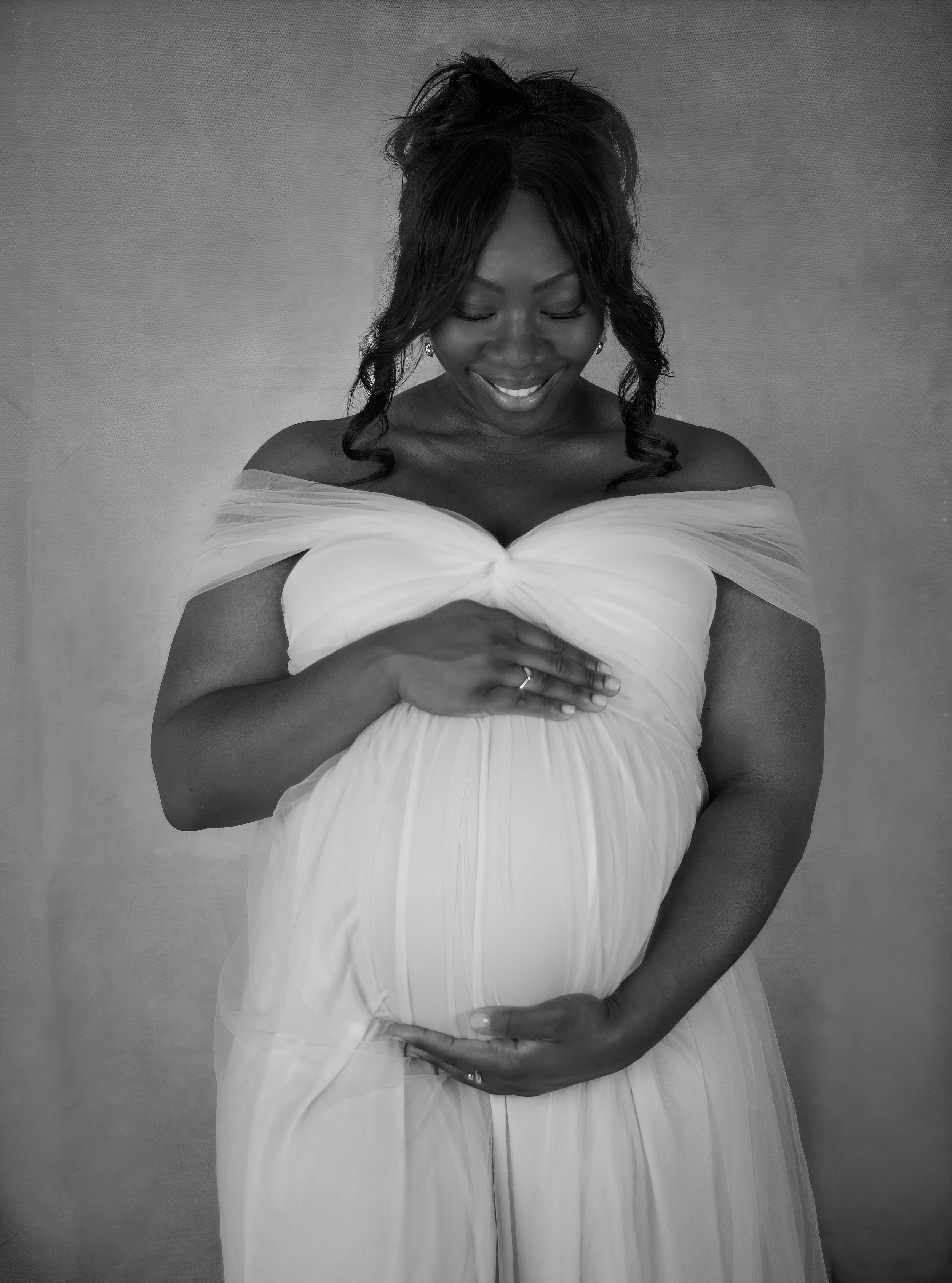 Luxury maternity photography London                   and Surrey — Edina Nagy Photography                   Wapping studio