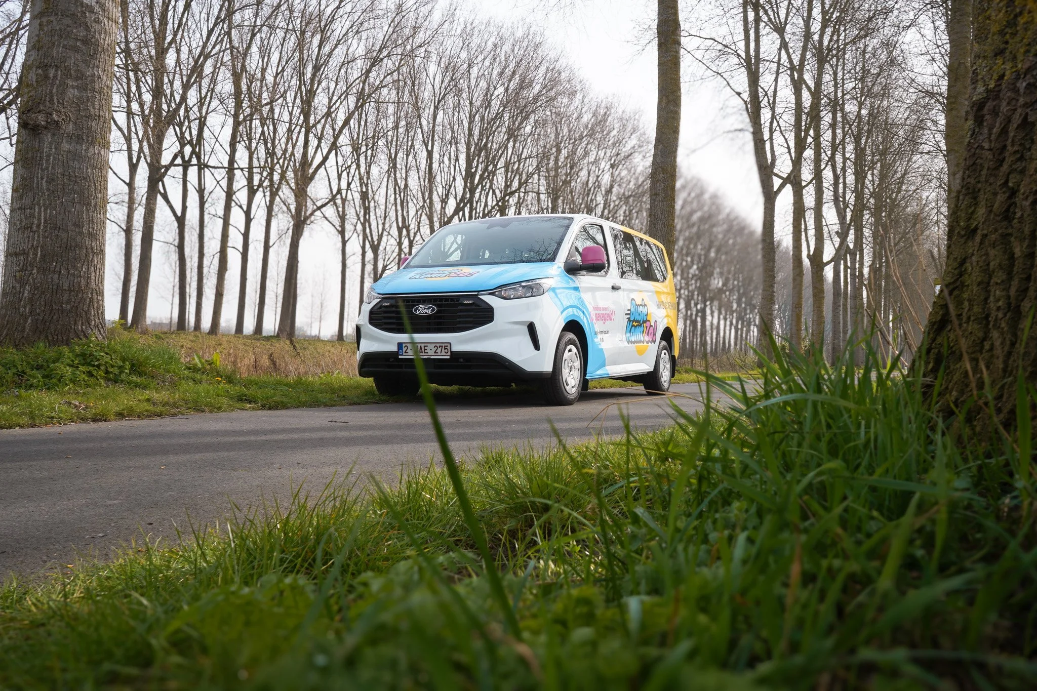 Eén minibus vs. meerdere eigen auto's: wat is voordeliger?