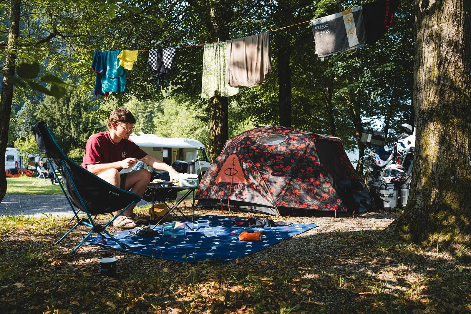 Motor kamperen: onze complete paklijst en kampeeruitrusting voor een motorvakantie