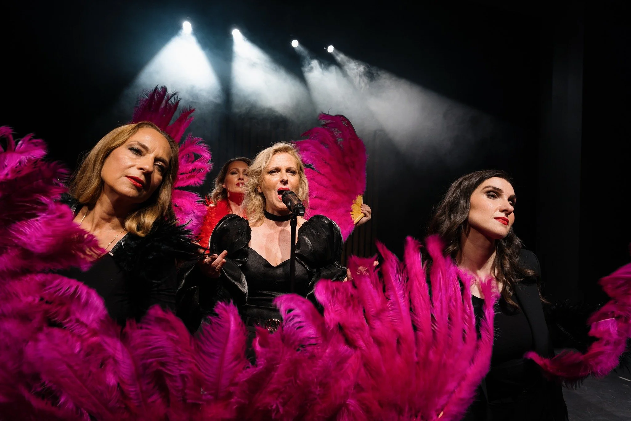 Predstava: Bez privatnog, molim @ Hrvatski dom