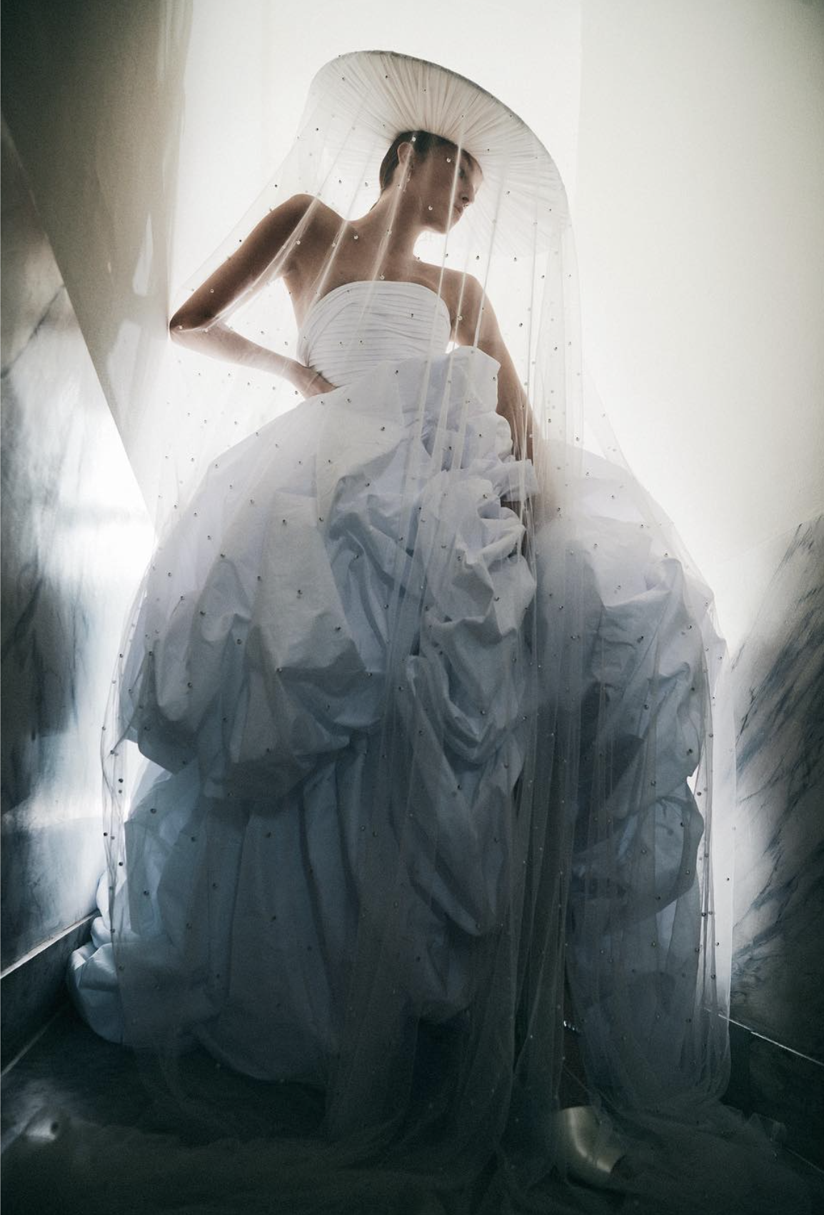 Photography: Jouke Bos
Styling: Linda Gumus Gerritsen
Set styling: Valerie van der Werff
Assistent: Lynn Vaessen
Vogue wedding issue