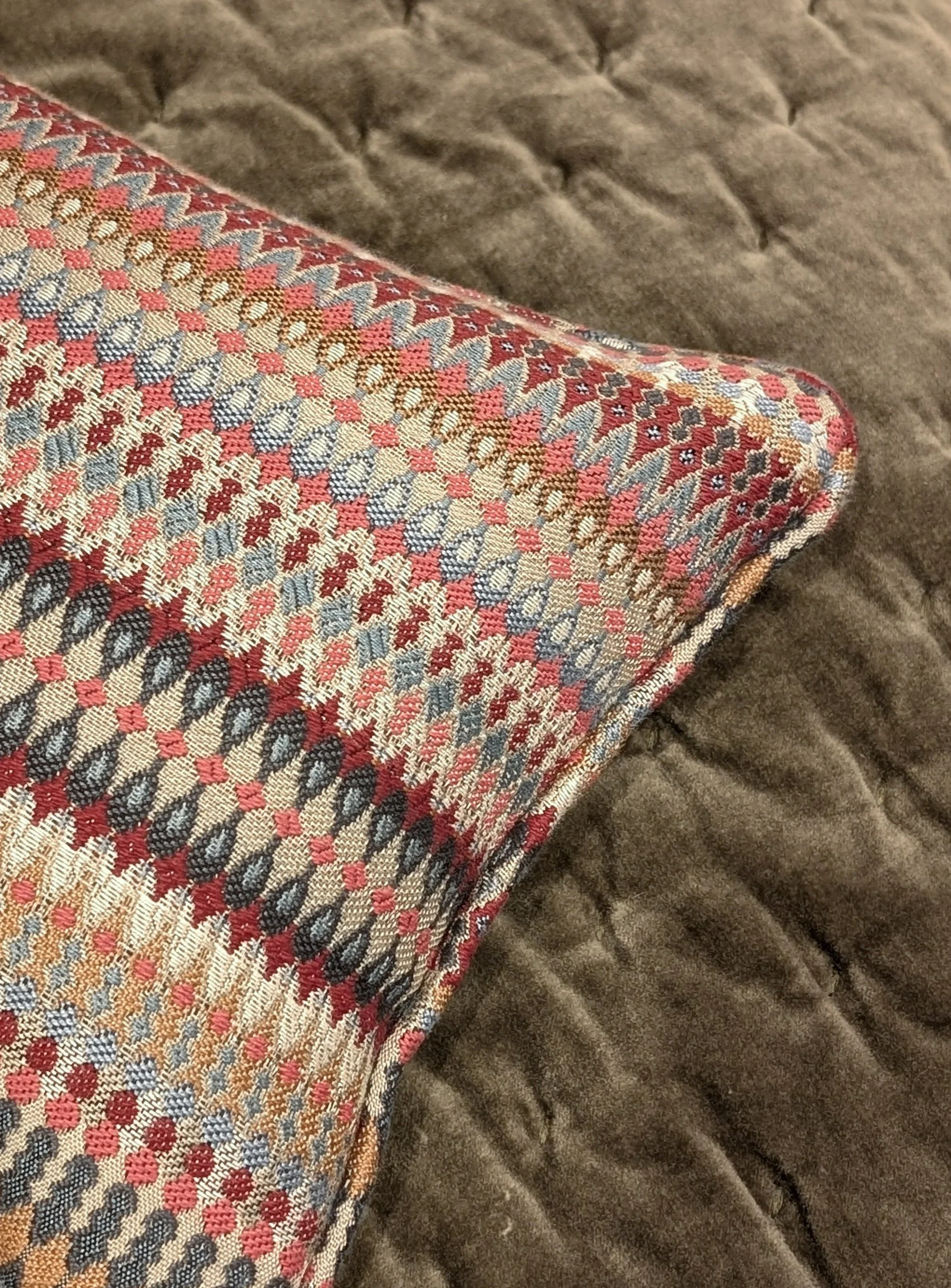 bedroom detail 1.jpg