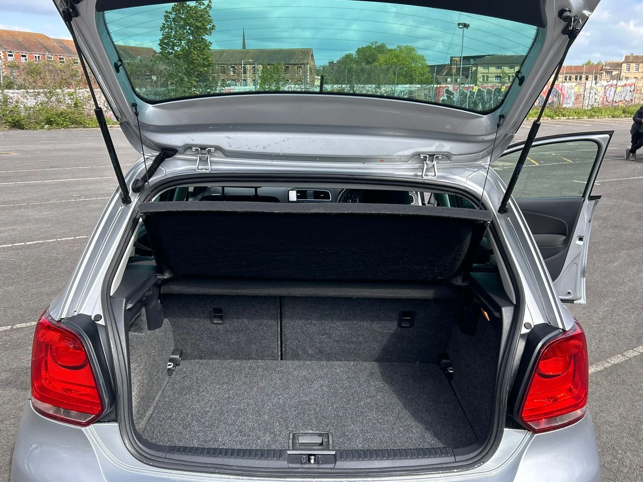 WhatsApp Image 2026-04-28 at 15.46.07 (1).jpeg