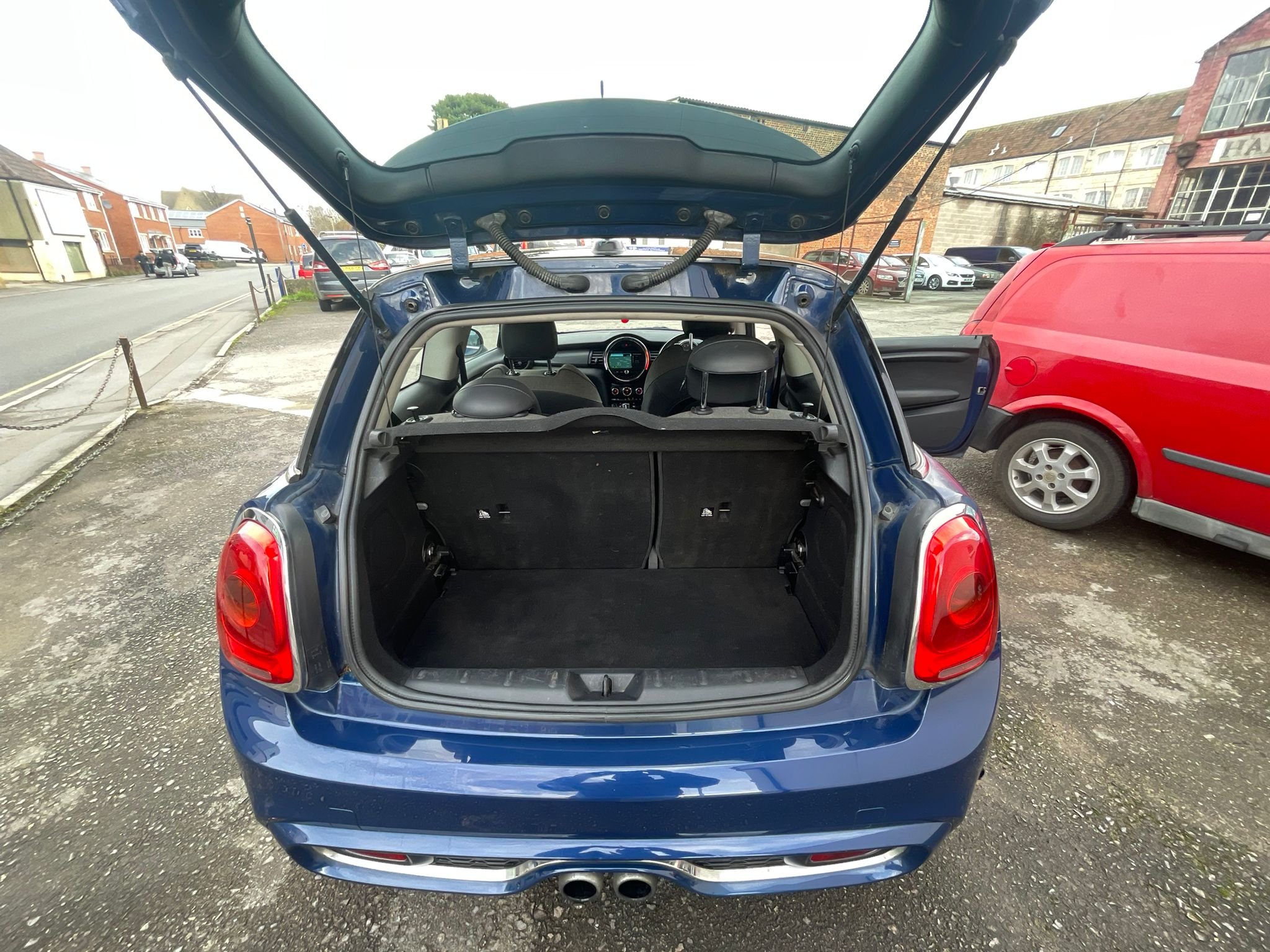 WhatsApp Image 2026-02-09 at 14.33.37 (2).jpeg