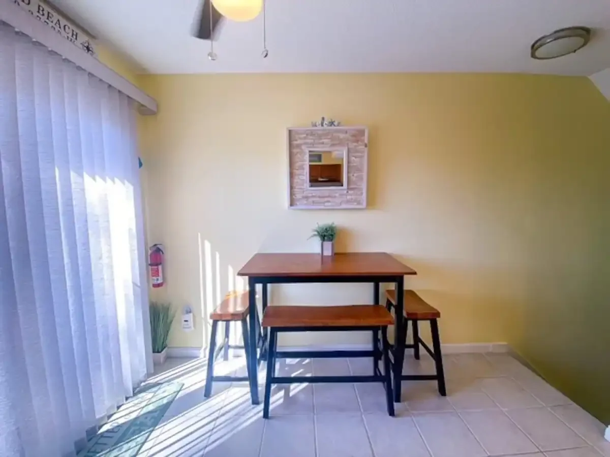 Beach-Days-Table.webp