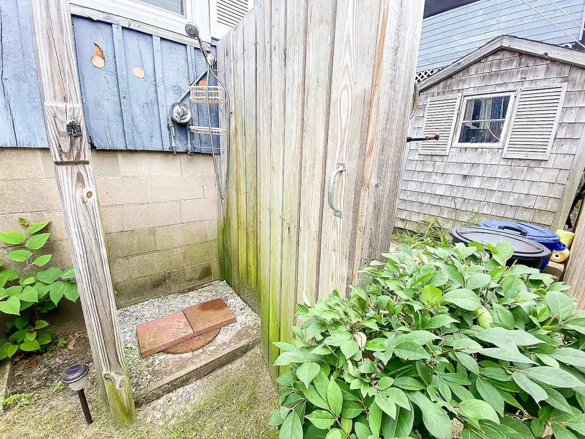 Rose-Outdoor-Shower.webp