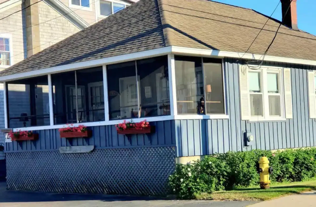 Rose-Exterior.webp