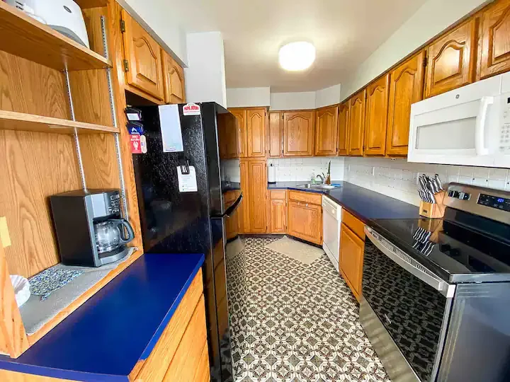 Summers-Daze-Kitchen.webp