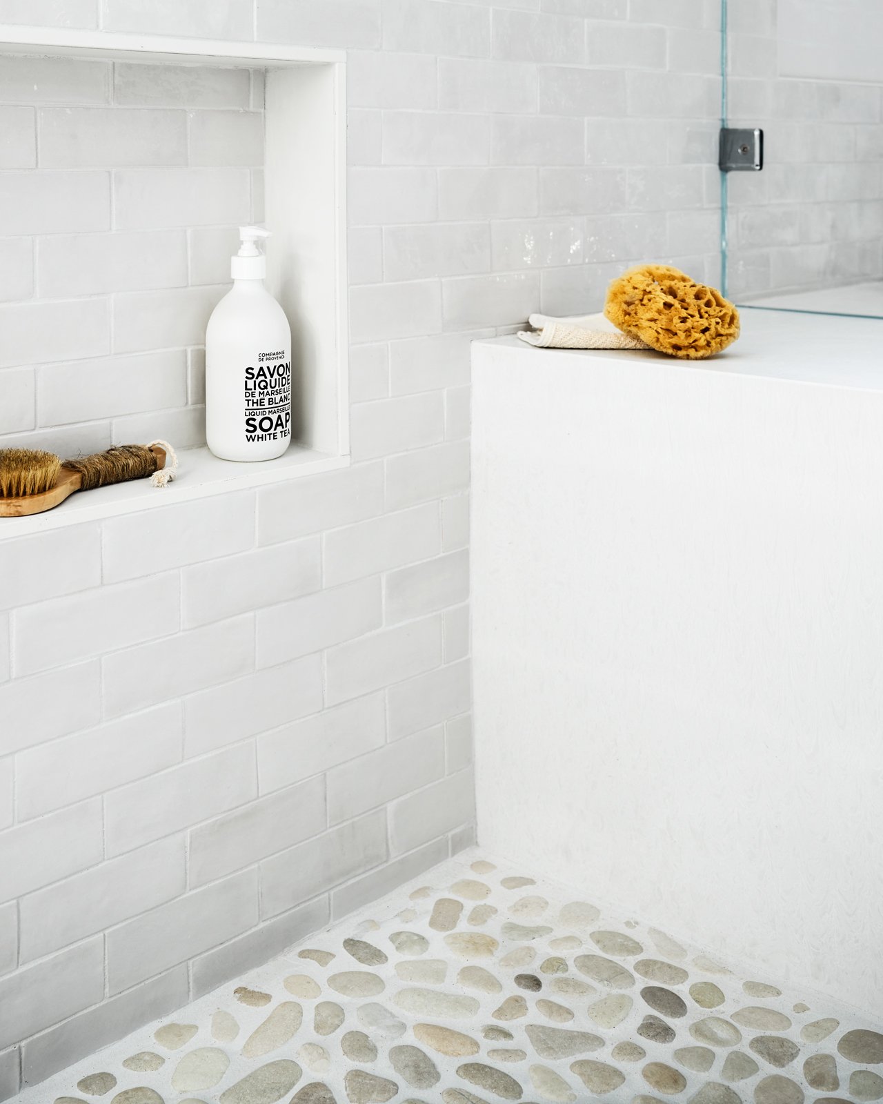 SHOWER DETAIL_6340_v01.jpg