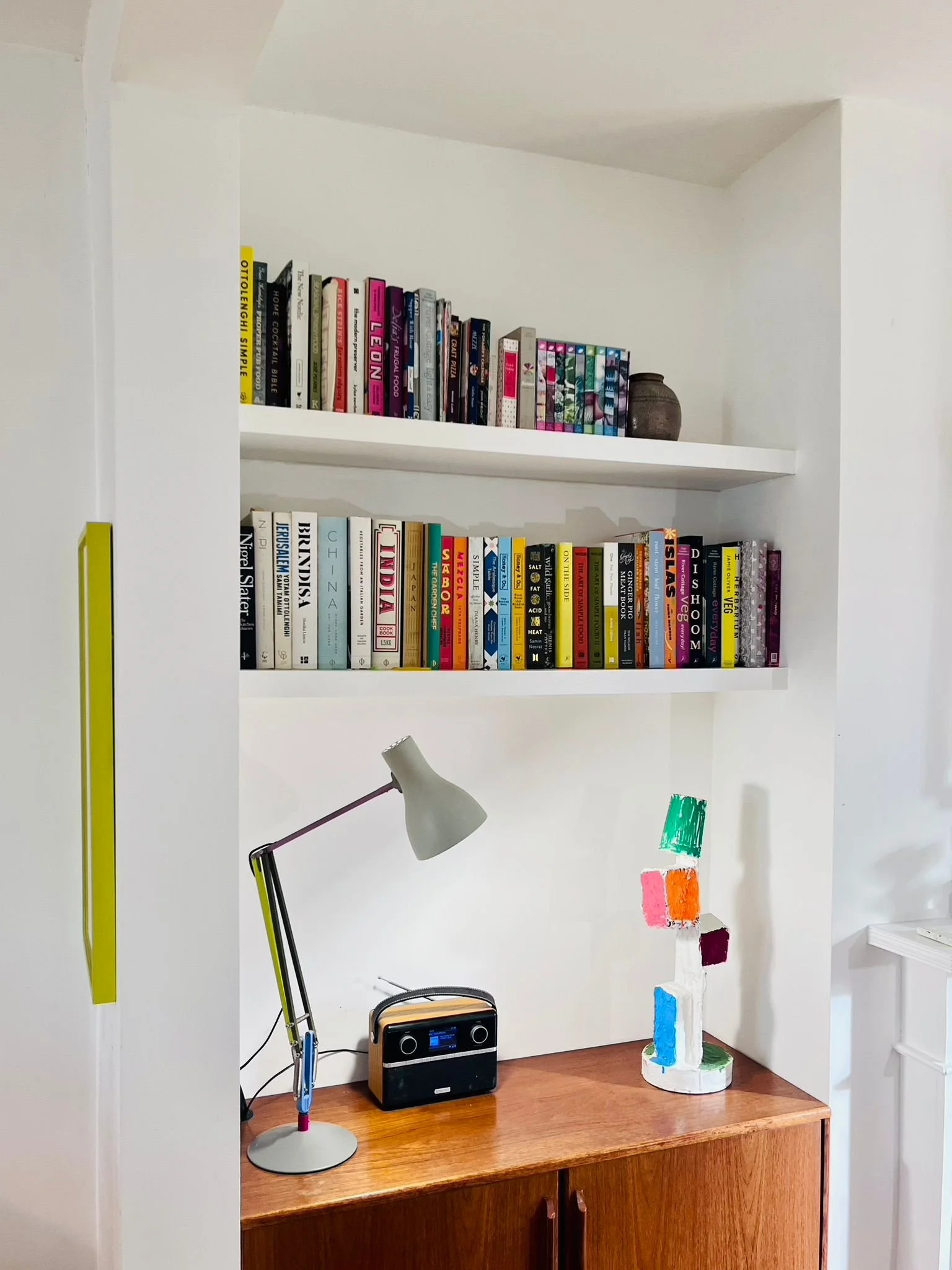 Alcove Shelves: Made to measure on site