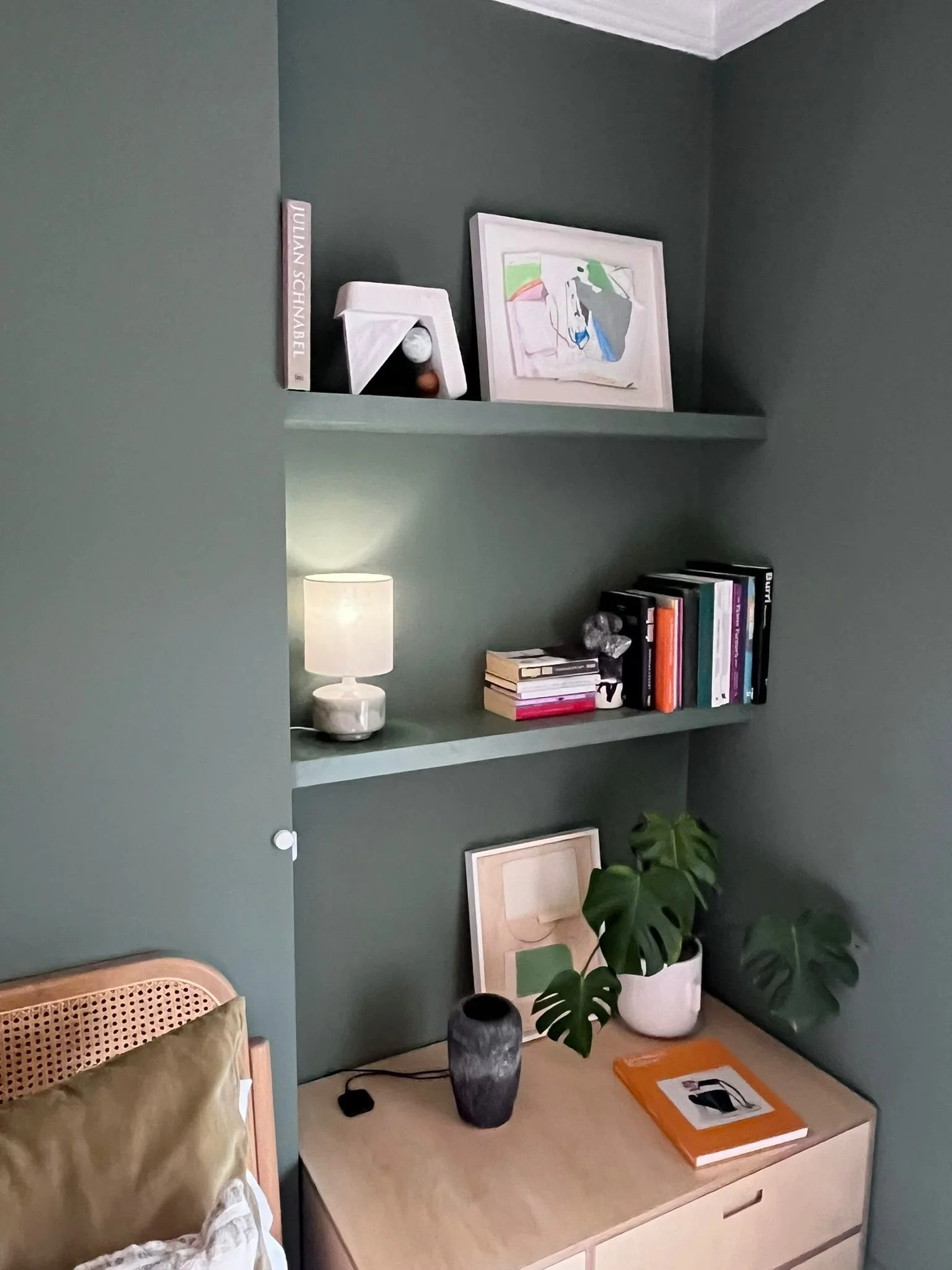 Alcove Shelves: Made to measure on site