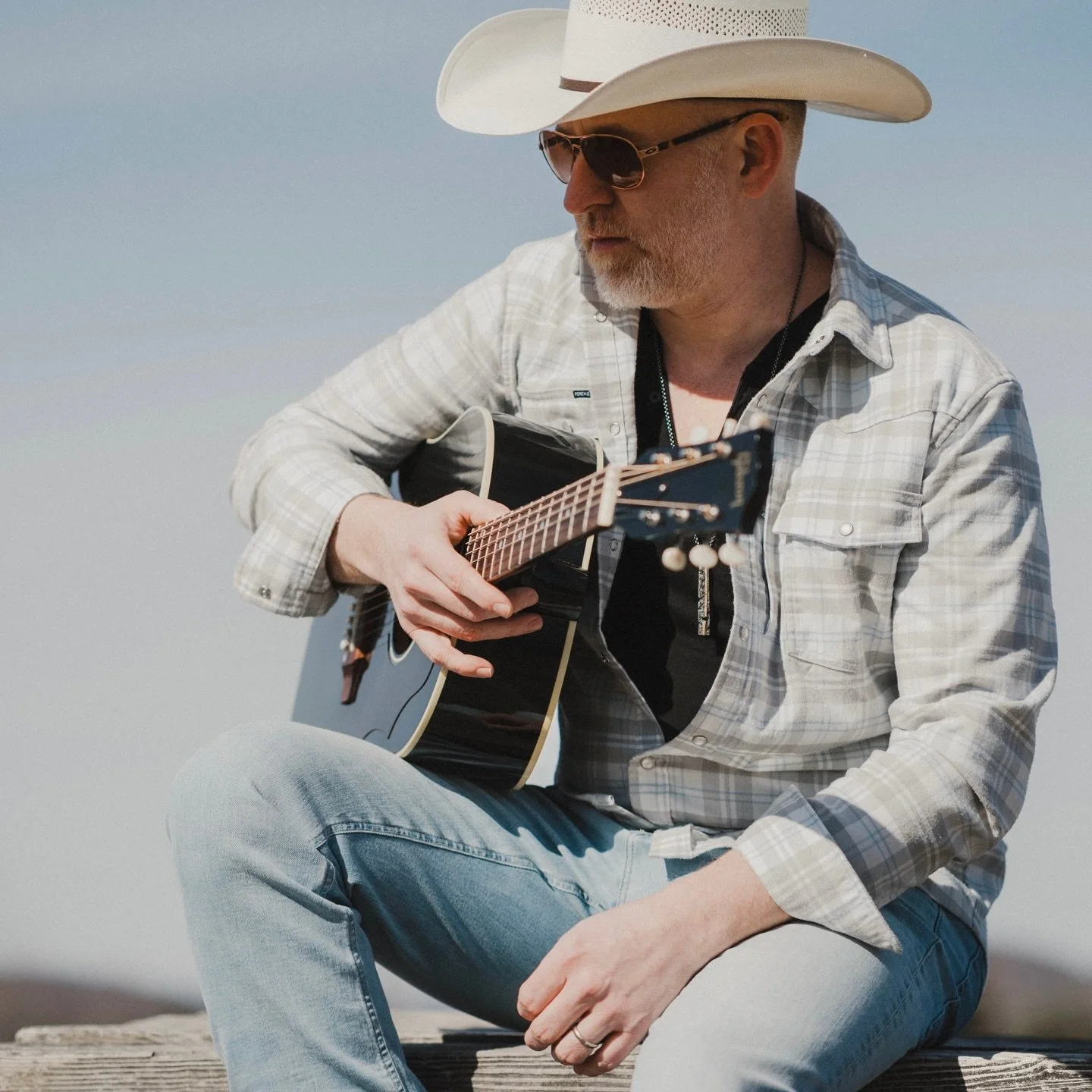 Got a website going with my show schedule and 📷s from @maxgrudz that make me look cooler than I am. Link in bio, check it out!