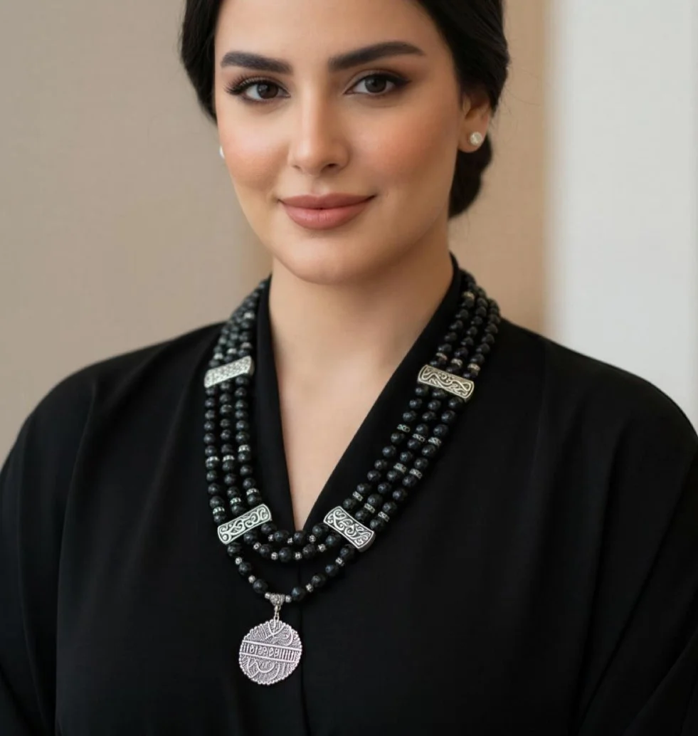 ABÈRA | Emerald Legacy Necklace قلادة الإرث الزمردي