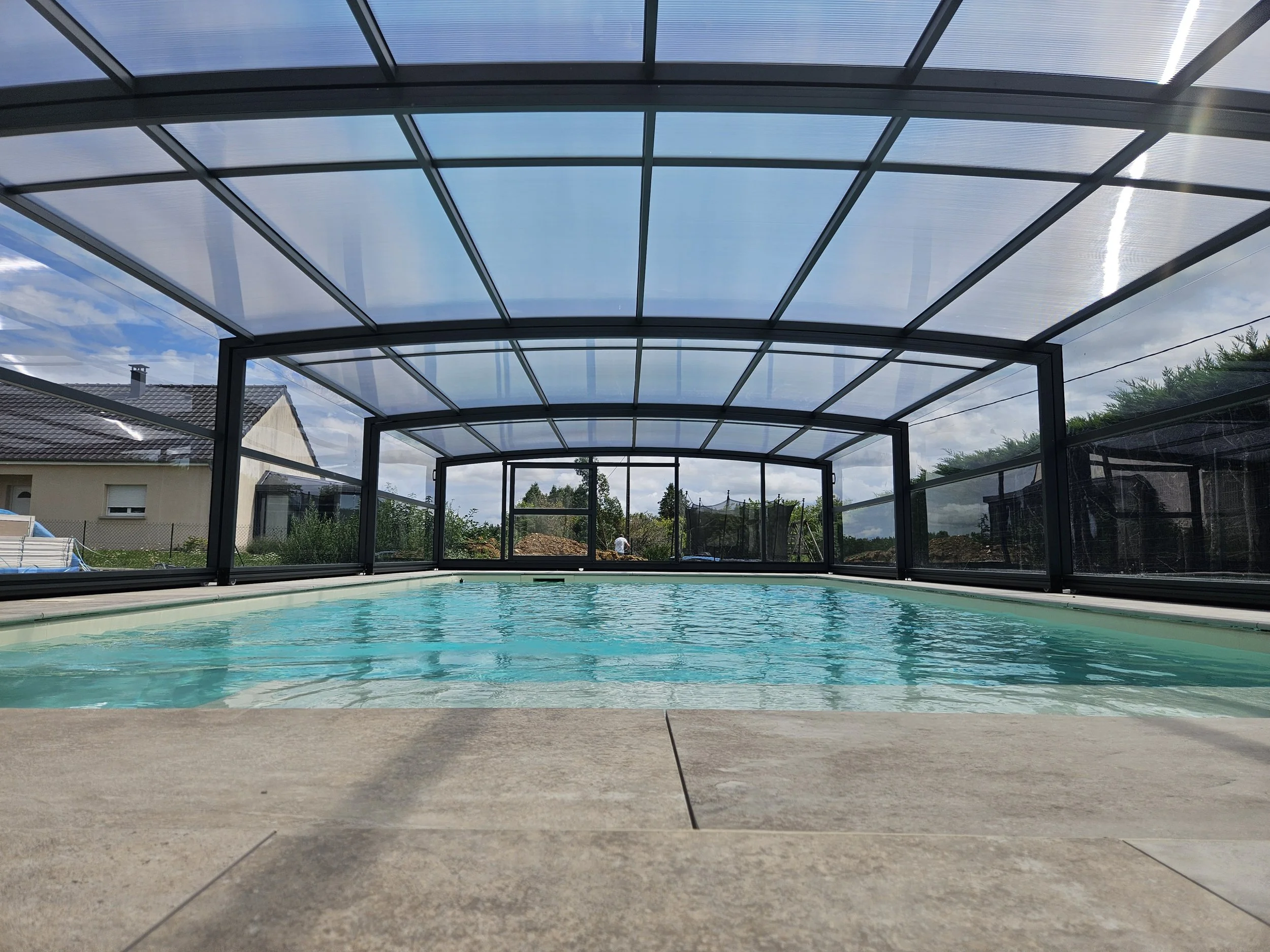 Installation et réparation d'abris de piscine