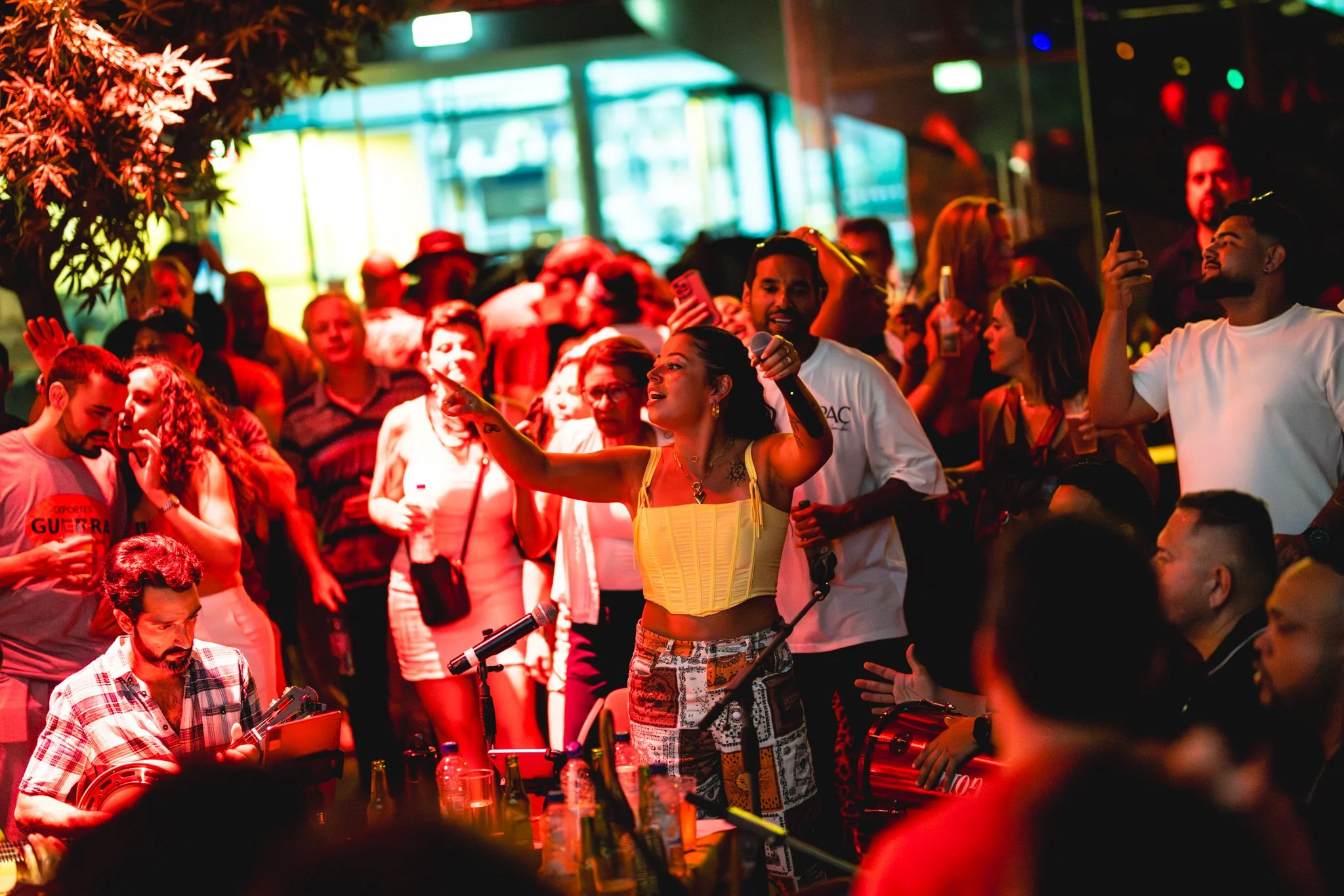 Our amazing singer Naomi Bright leading the Roda de Samba in Amsterdam. 