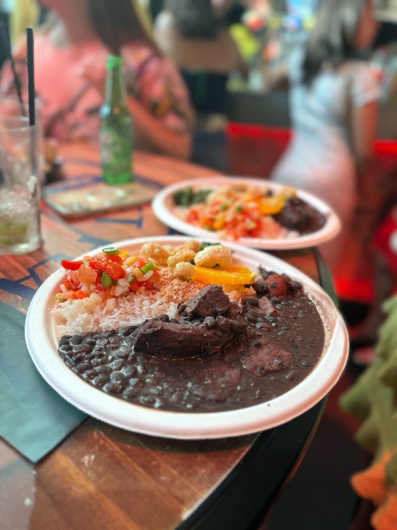 Um prato de feijoada completa at SambaRoots Amsterdam