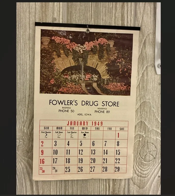 Calendar of January 1949 with Fowlers drug as sponsor