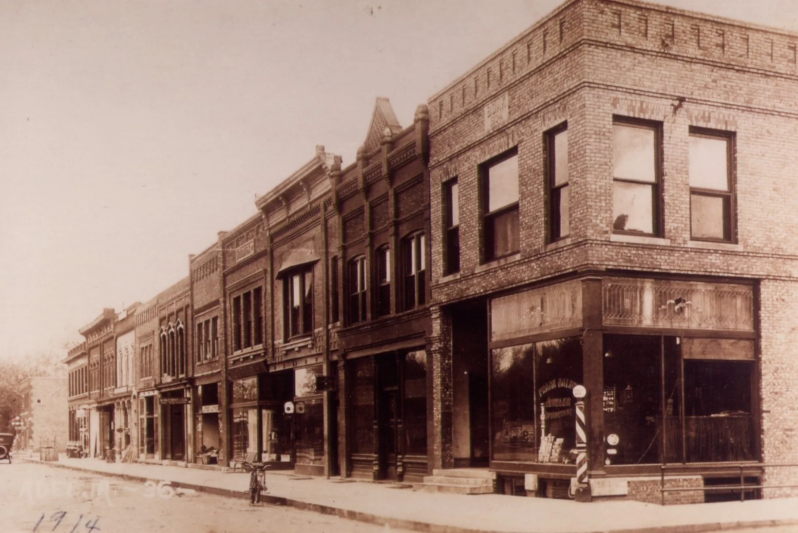 Adel from the South Side with Dirt Roads