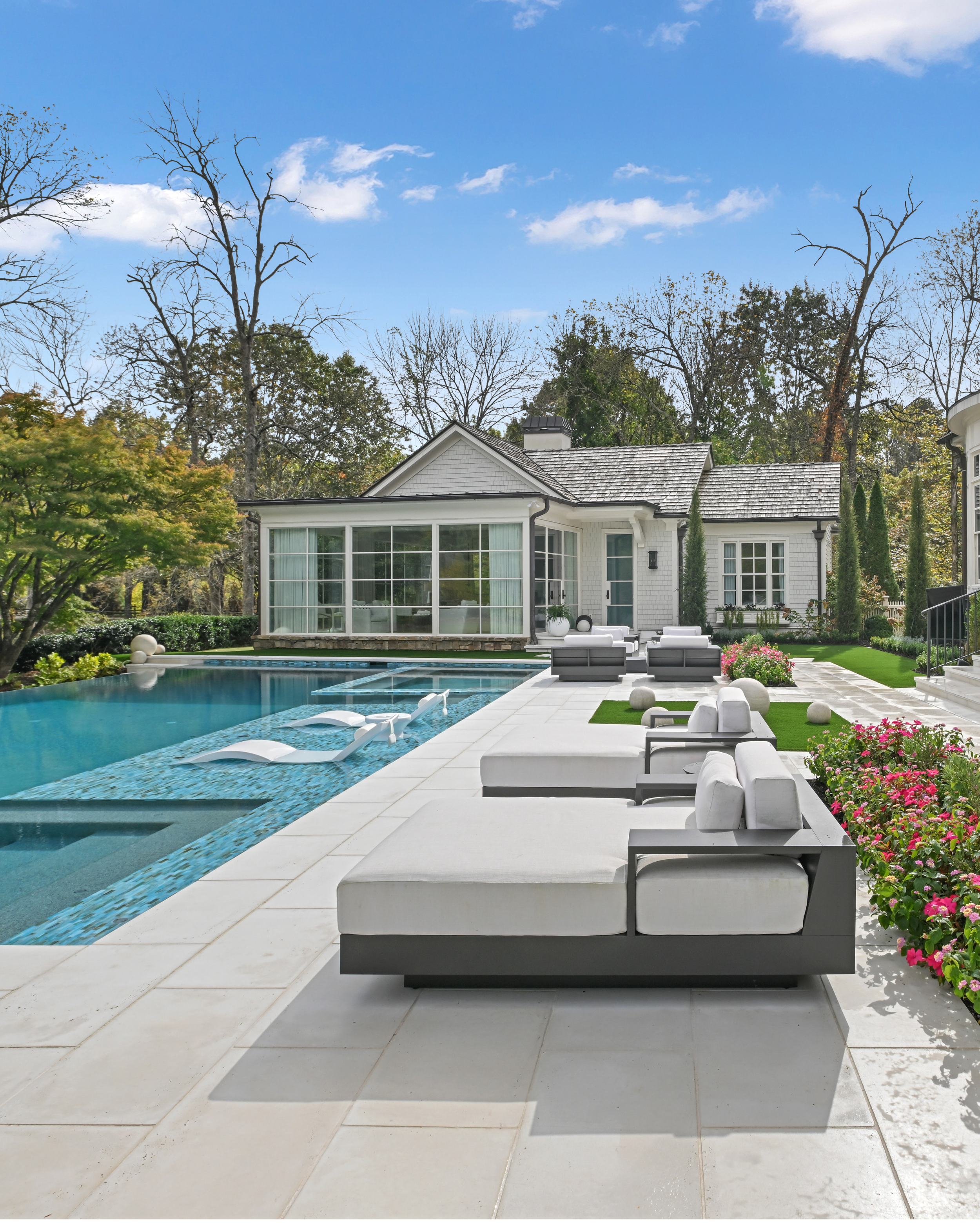 FireRock Oyster Concrete Pavers on a Pool Deck