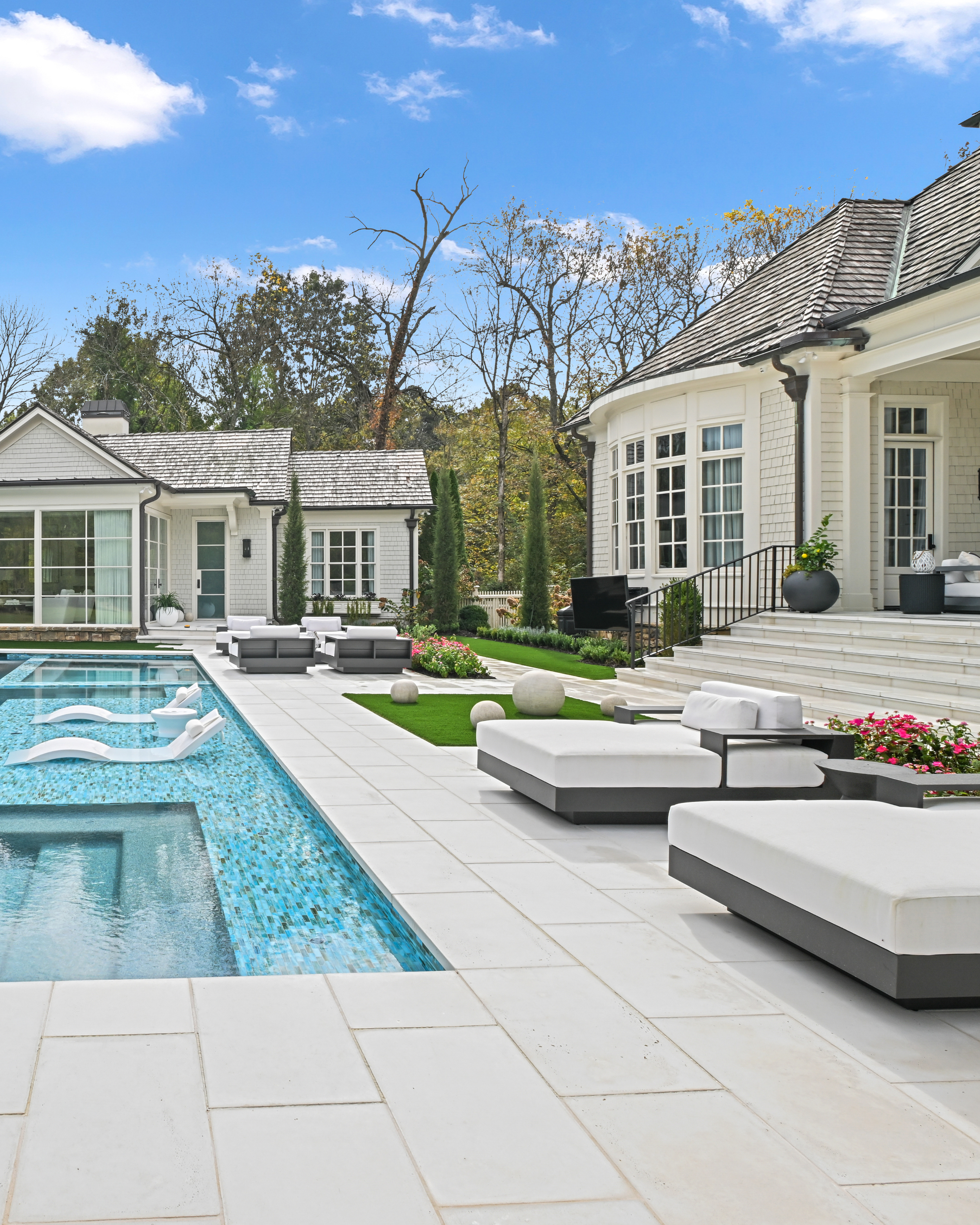 FireRock Oyster Concrete Pavers on a Pool Deck