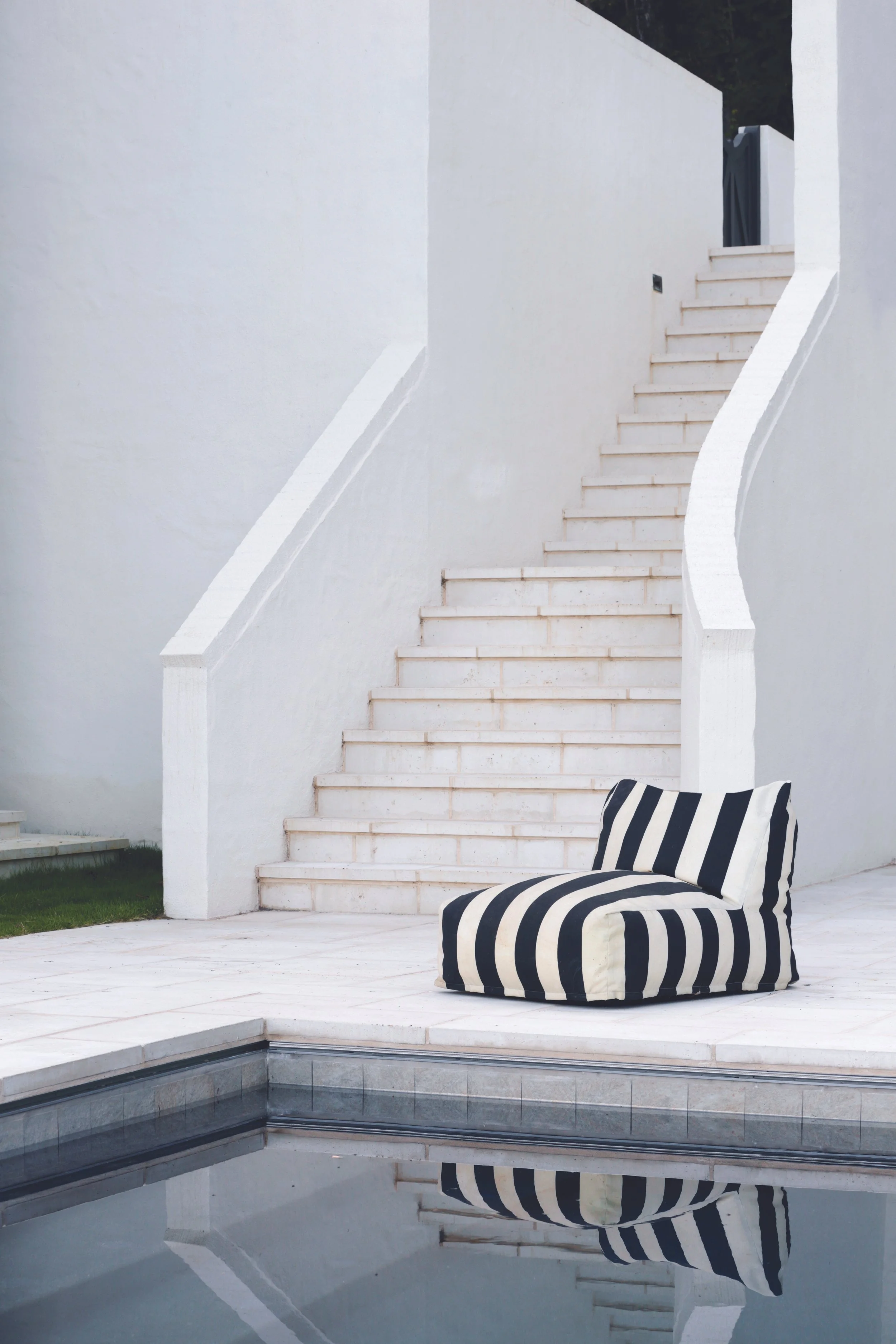 Oyster_Stairs Only_CMYK.jpg