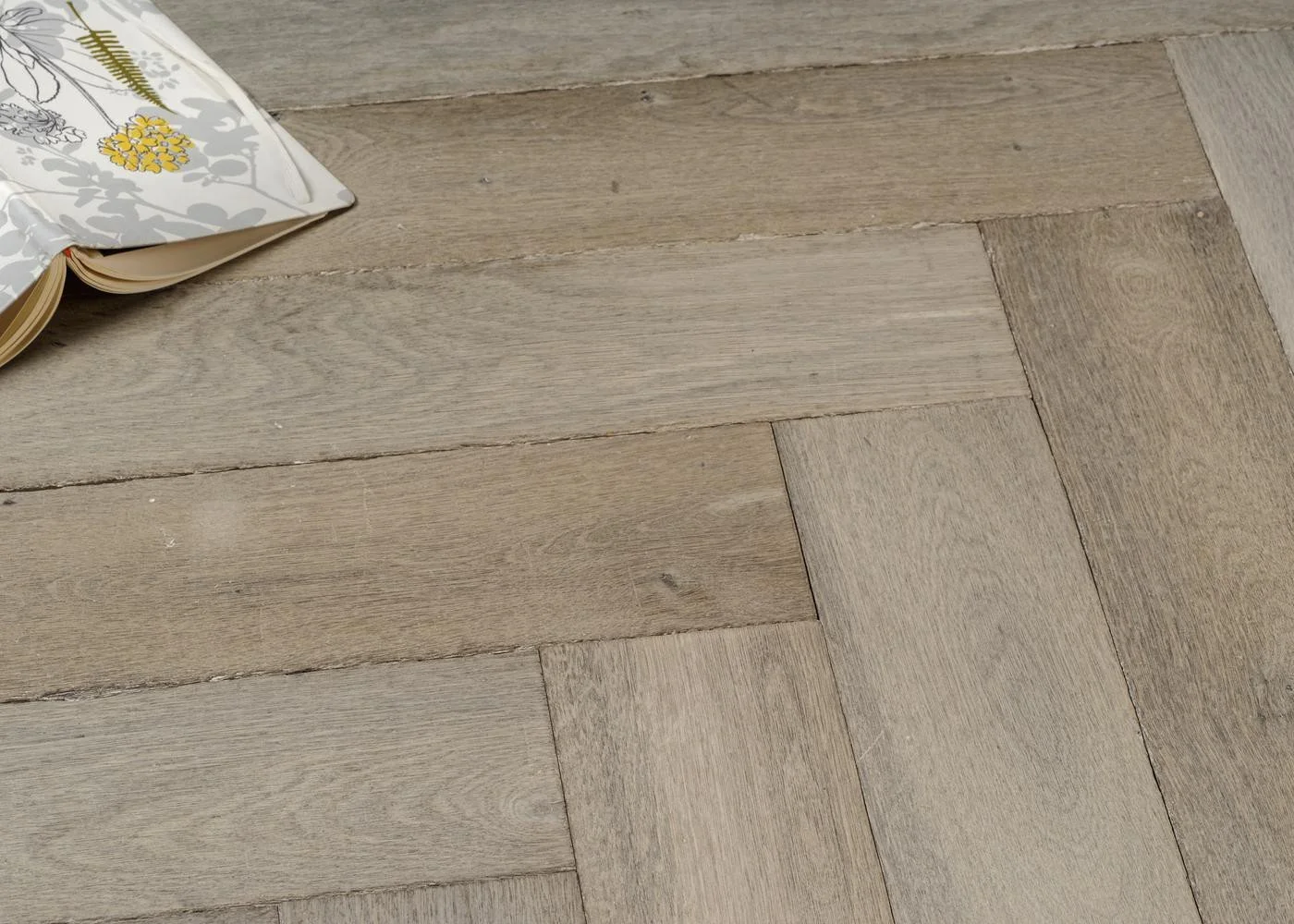 FireRock French Oak Hardwood : Château Parlor Grey